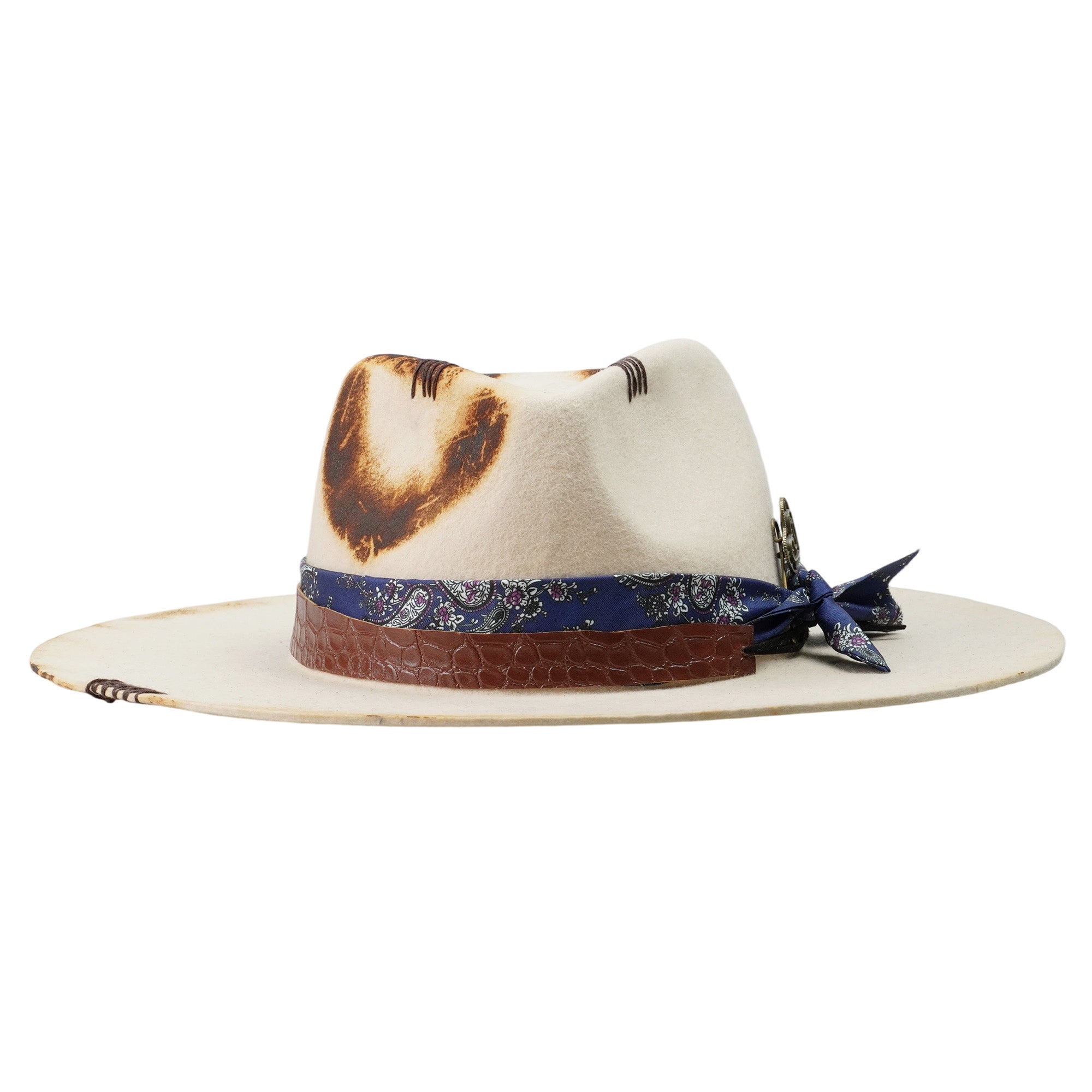 Hand-Burned Bold Felt Hat – Minimal Silhouette, Retro-Inspired Hardware