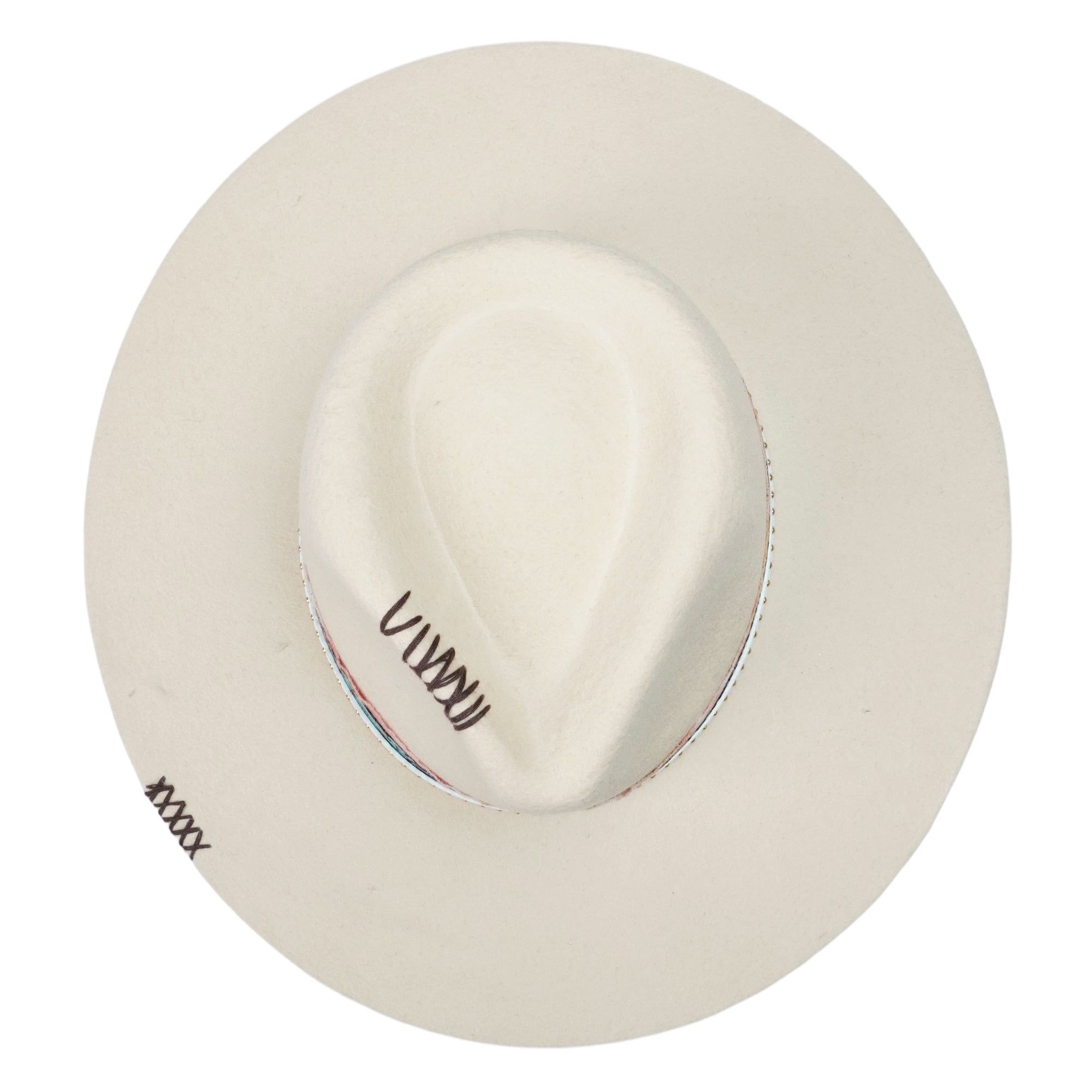 Elegant Off-White Hat – Stitched, Dyed, Luxe Trim