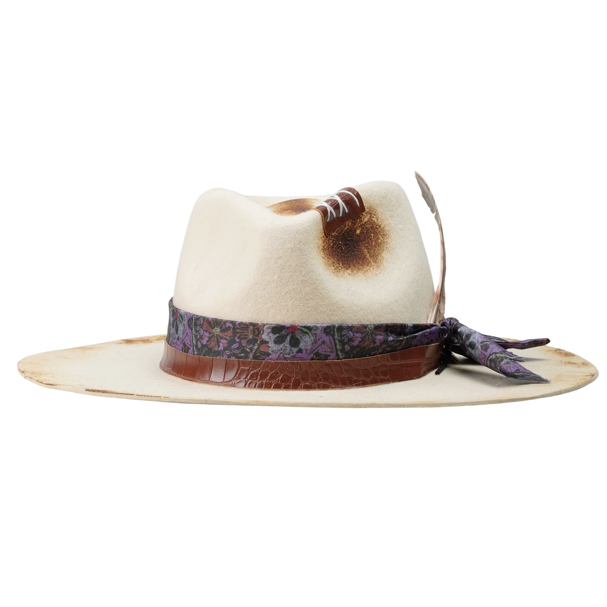 Modern Felt Hat – Neutral Base, Mixed-Material Trim