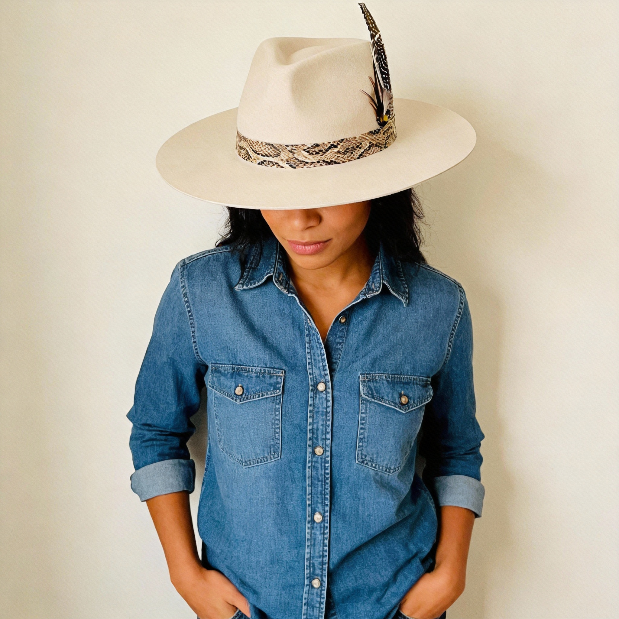 Ivory Wide-Brim Felt Hat – Feather Accent