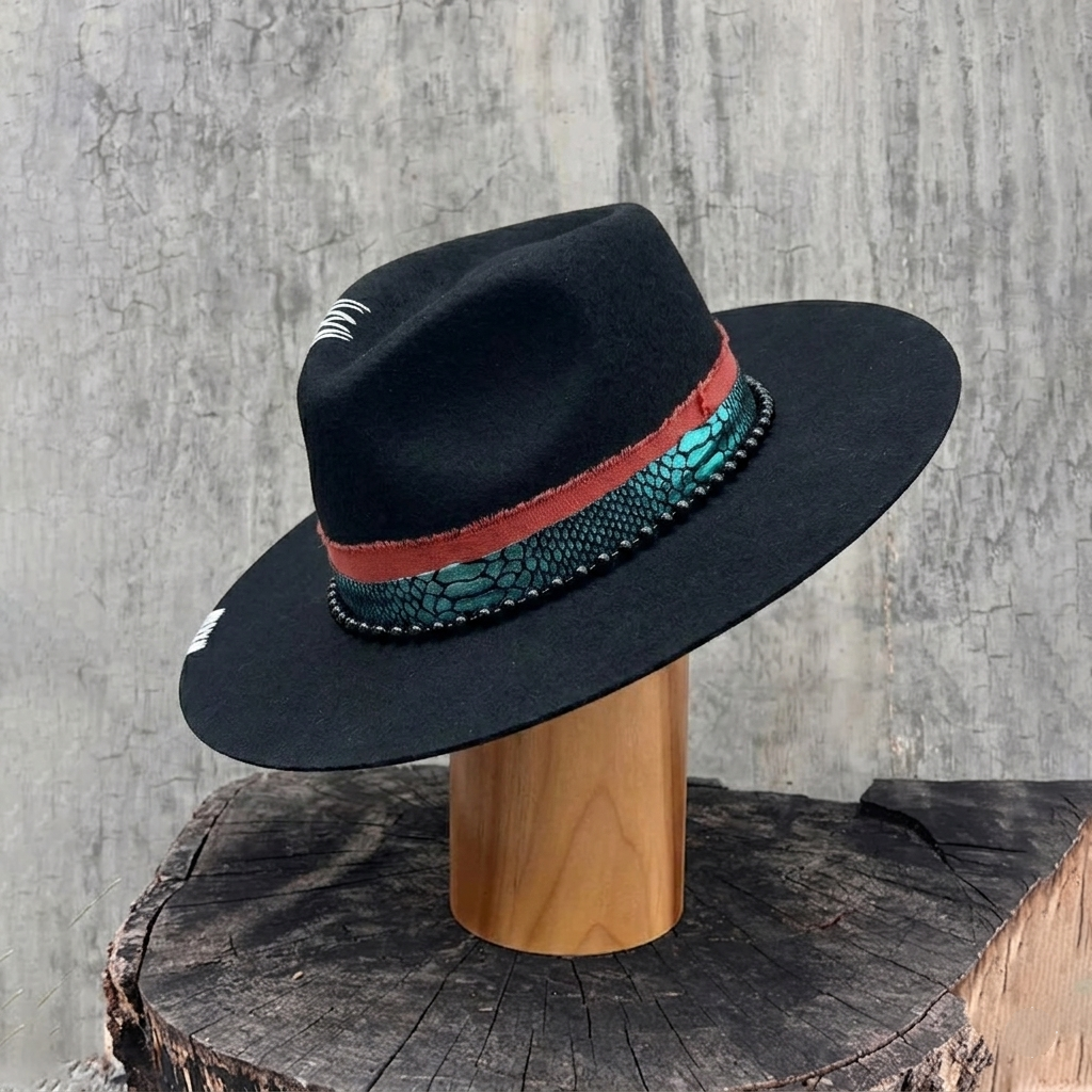 Chic Black Felt Hat – Contrast Stitching, Luxe Patterned Fabric Band
