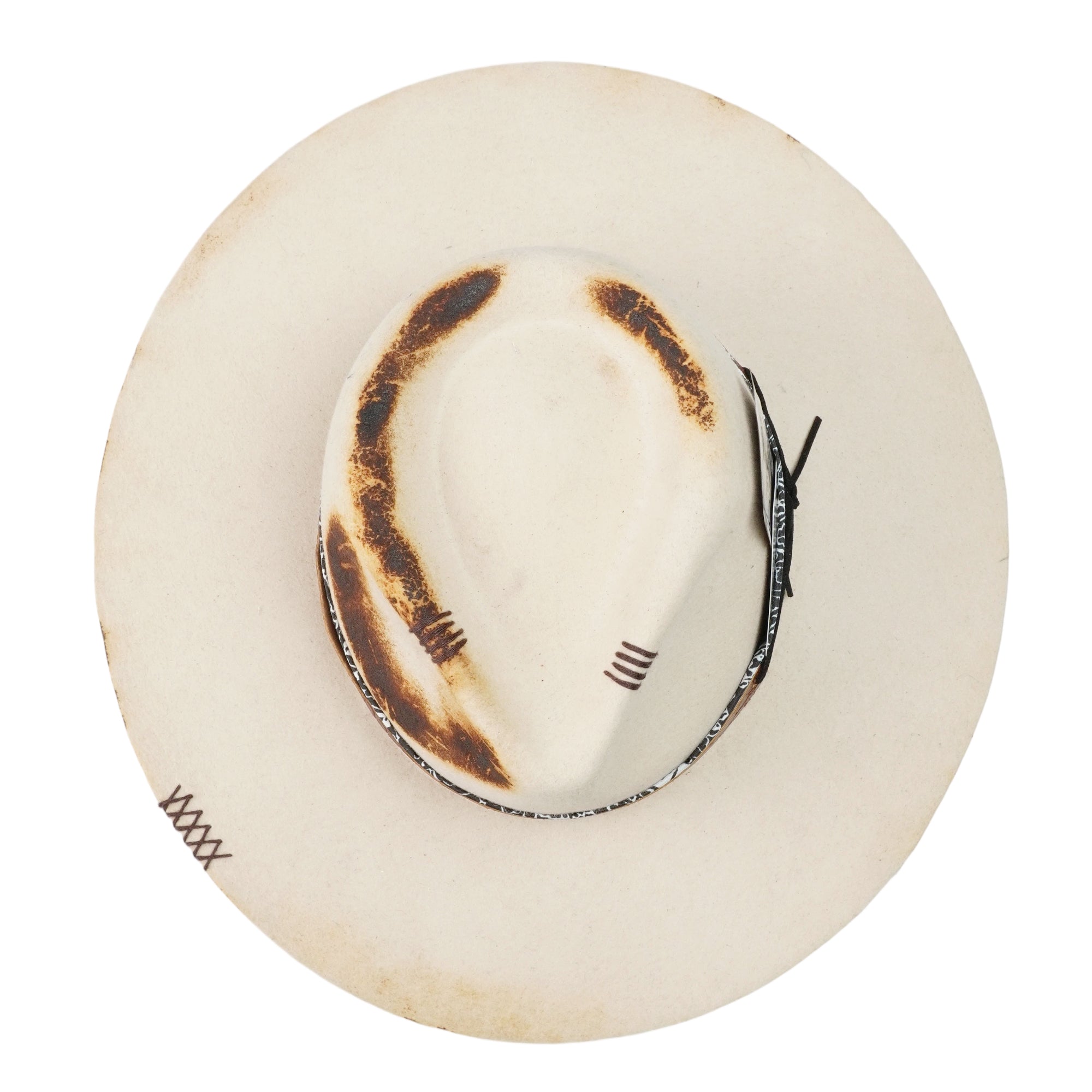 Refined Felt Hat – Minimal Shape, Eclectic Details
