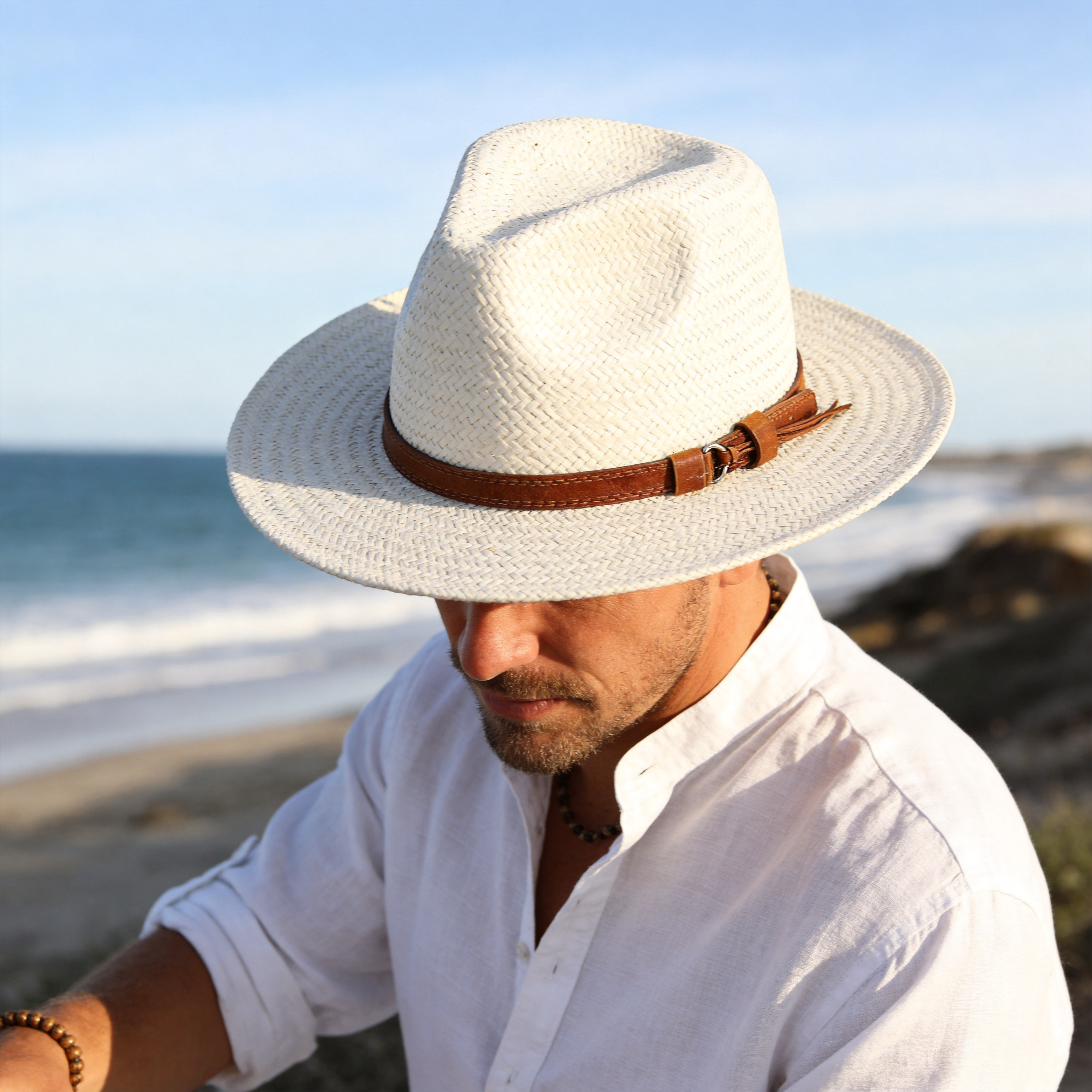 Classic Straw Hat – Crisp White, Slim Edge