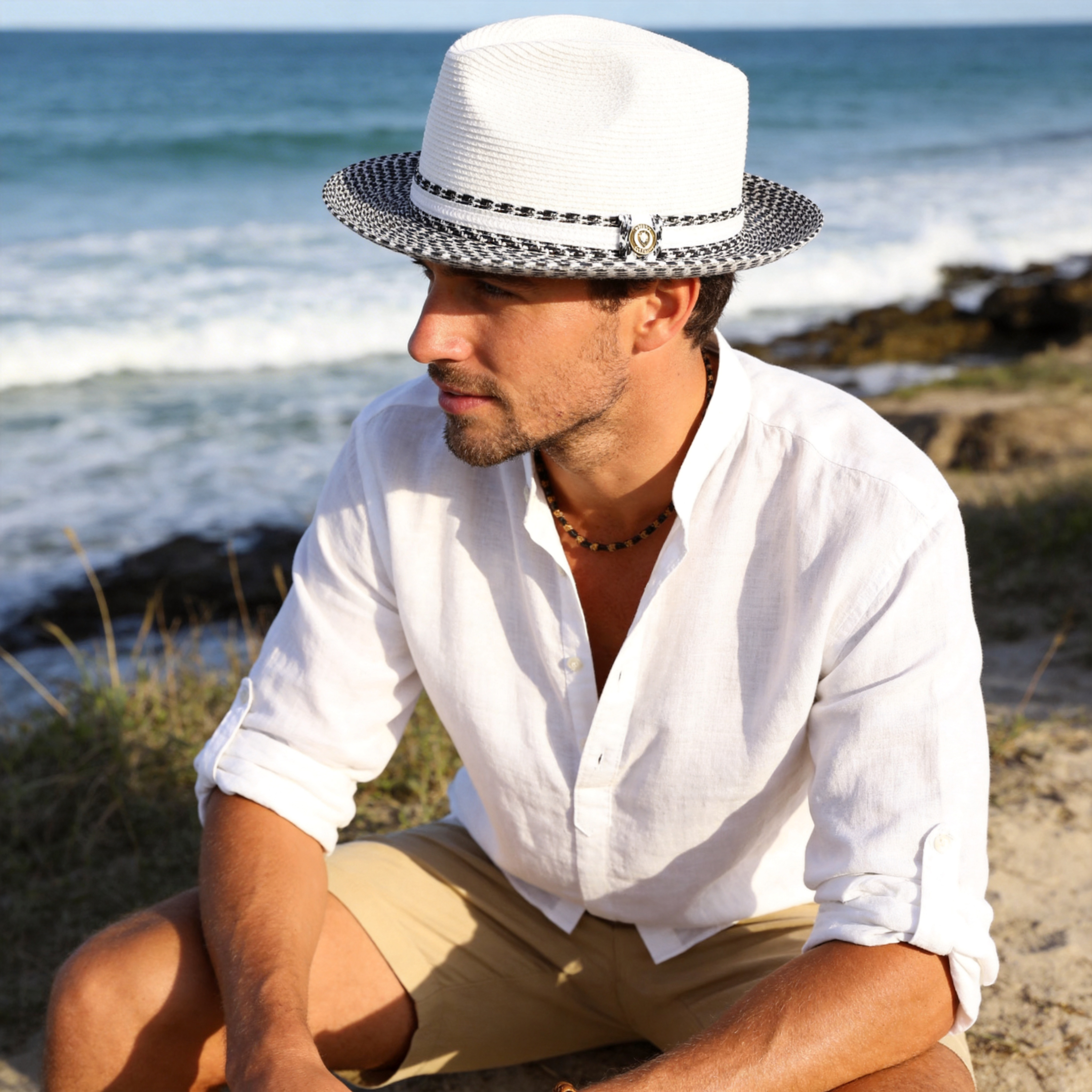 Lightweight Two-Tone Straw Fedora