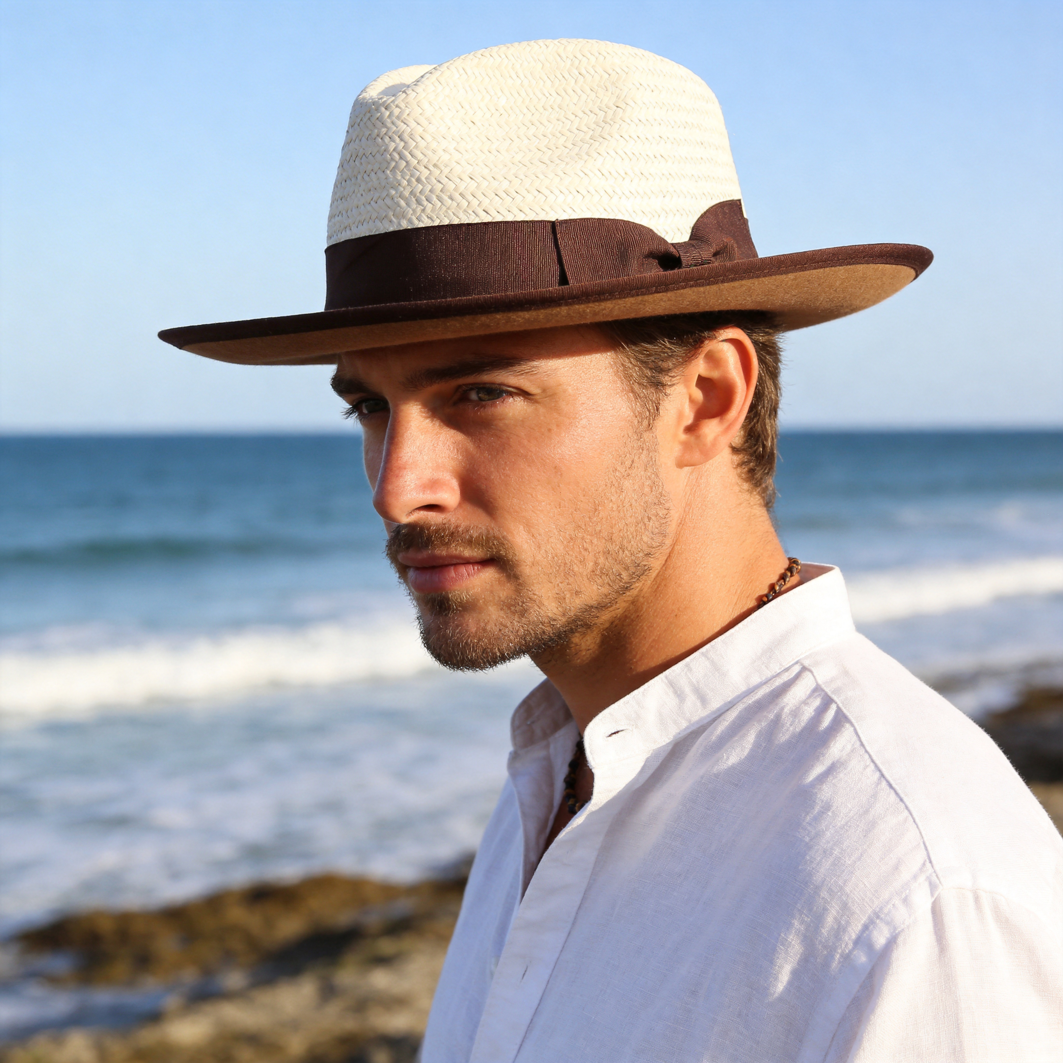 Minimalist Straw Hat – Graphic Color Divide