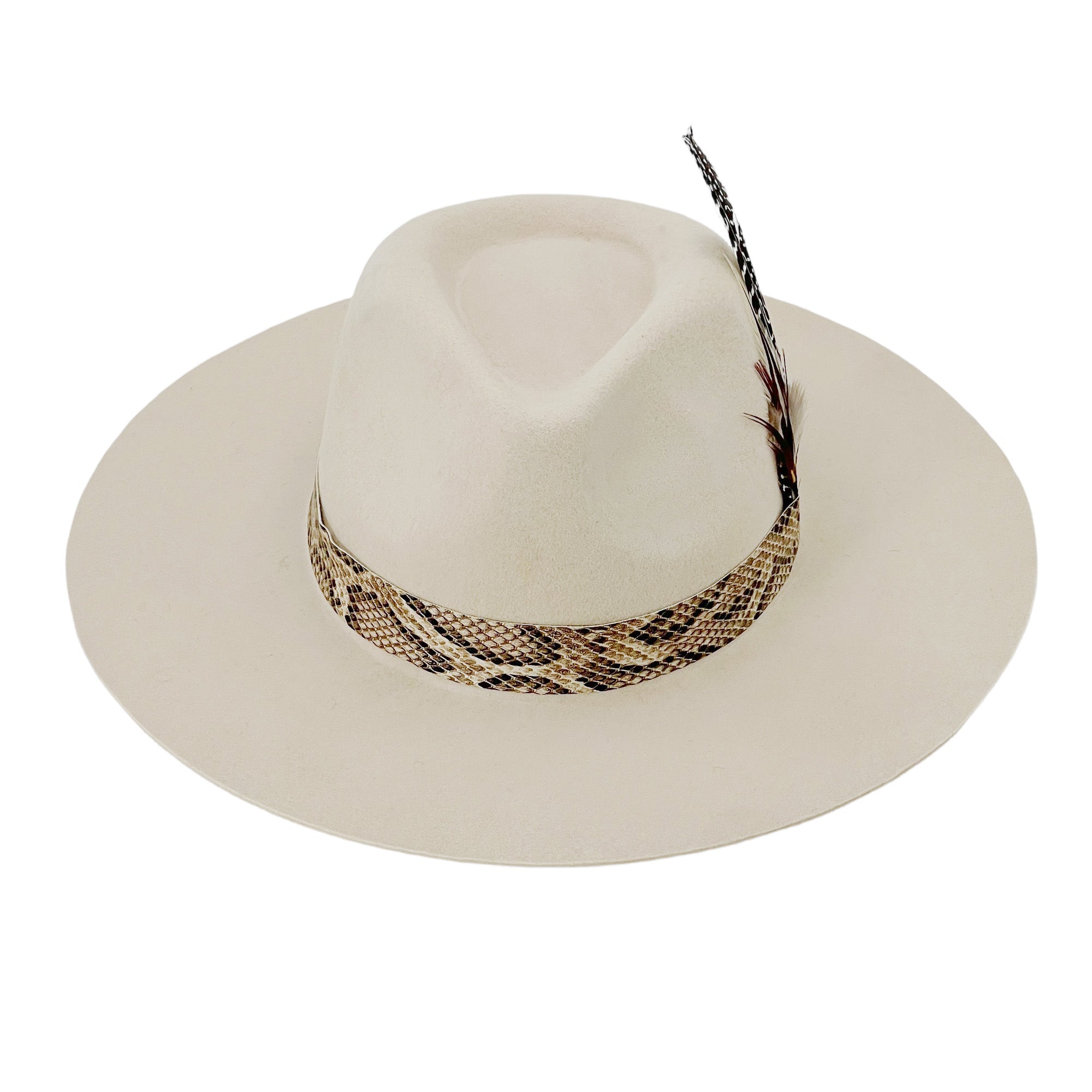 Ivory Wide-Brim Felt Hat – Feather Accent