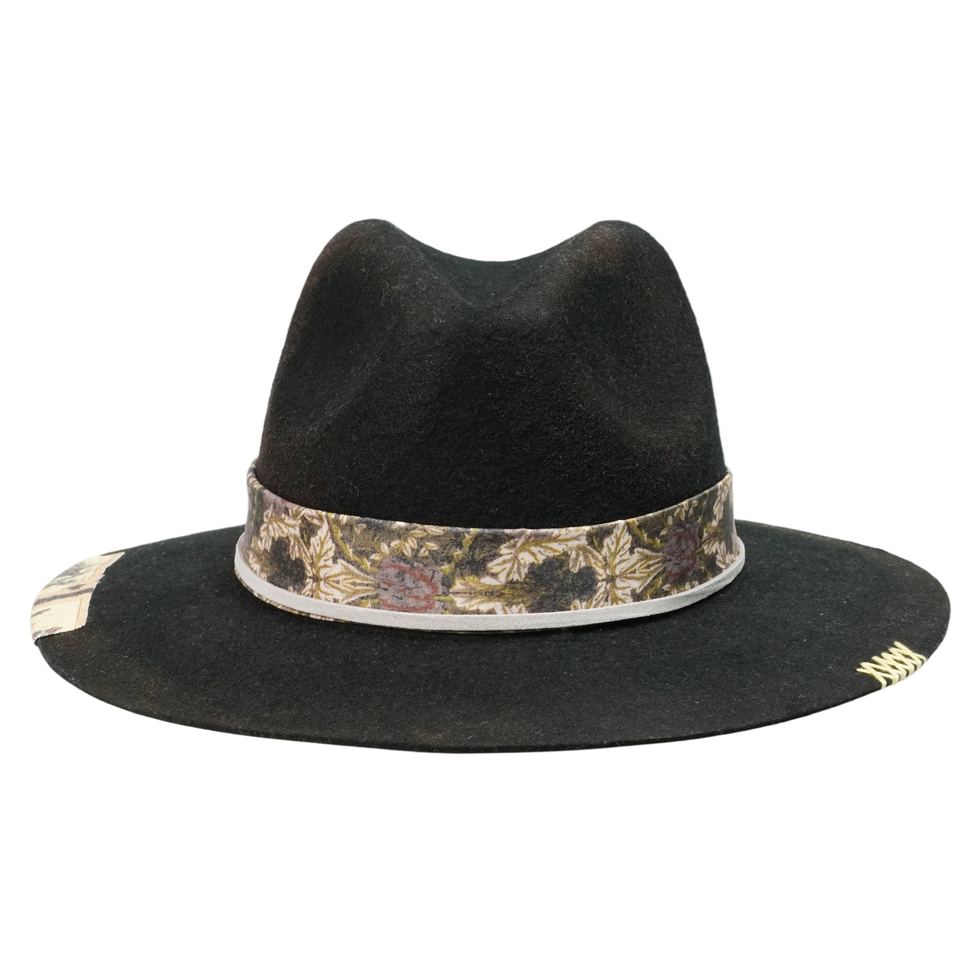 Urban Felt Hat – Sleek Silhouette, Graphic Band