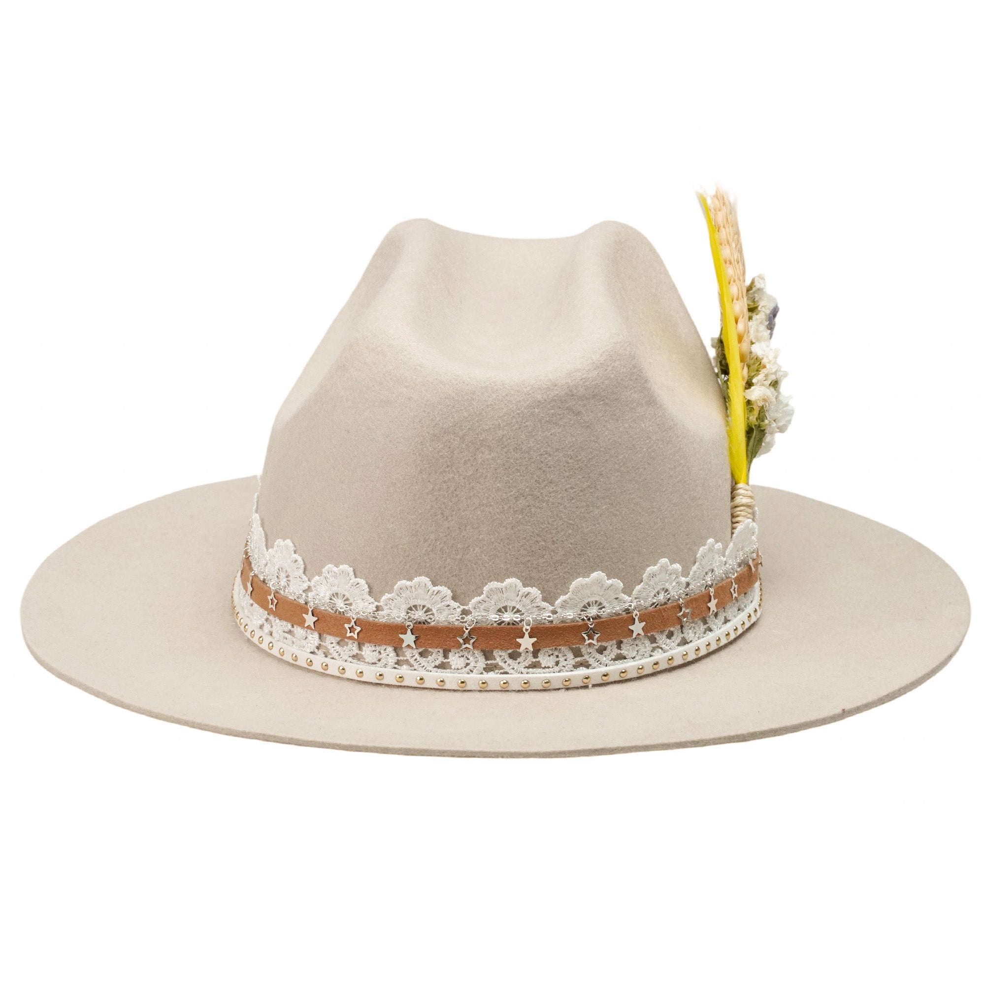 Cream Felt Hat - Star Chain & Dried Flower Bouquet