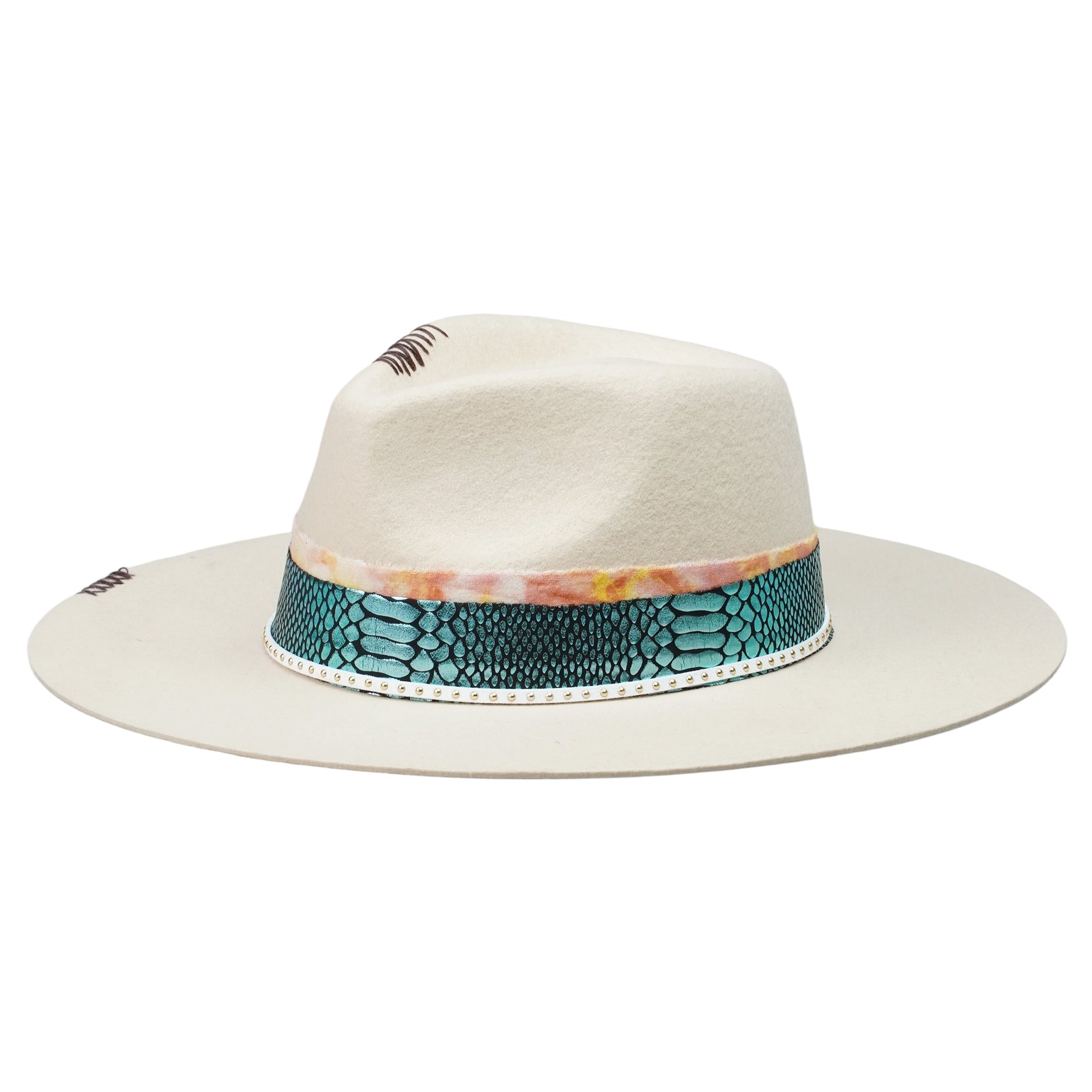 Elegant Off-White Hat – Stitched, Dyed, Luxe Trim
