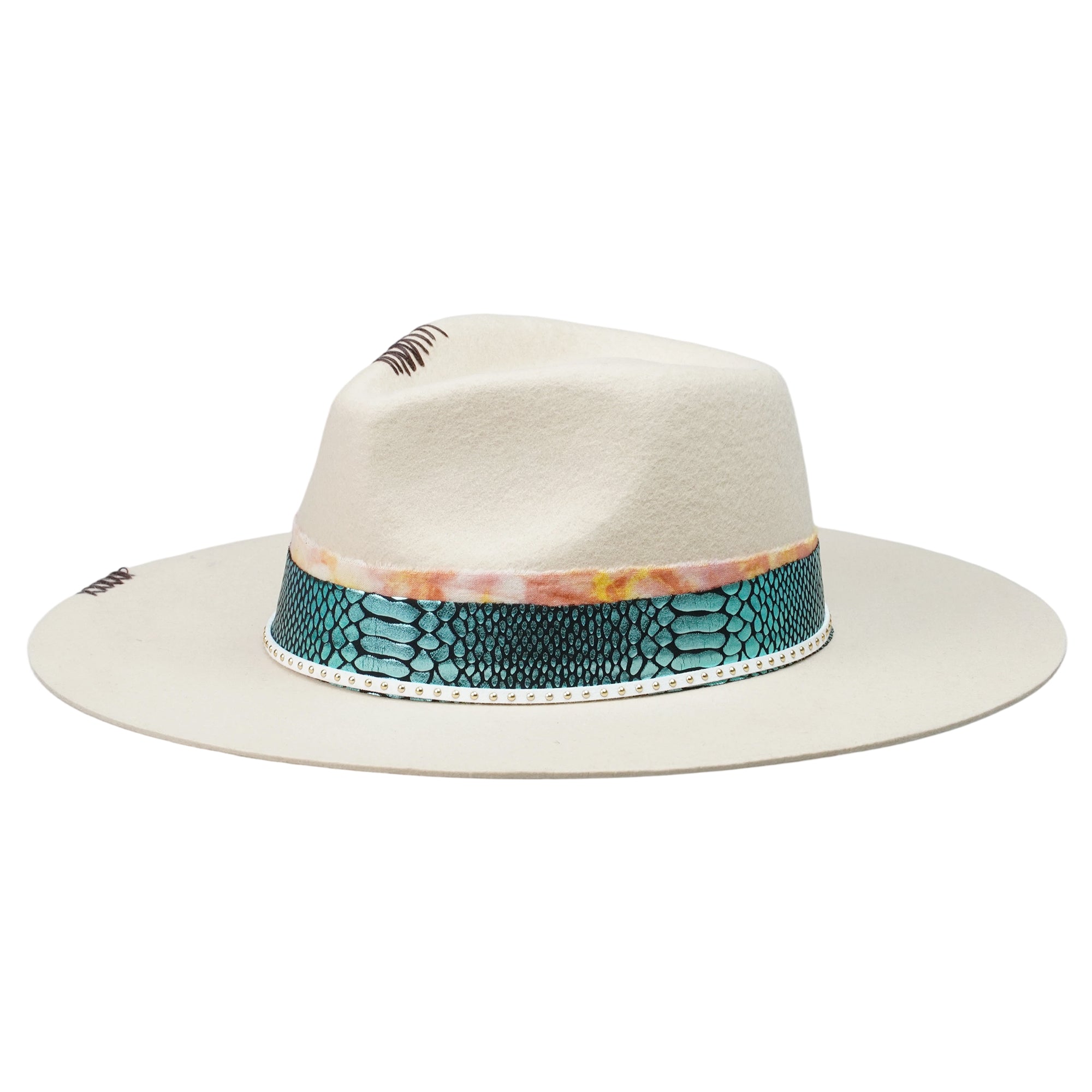 Elegant Off-White Hat – Stitched, Dyed, Luxe Trim