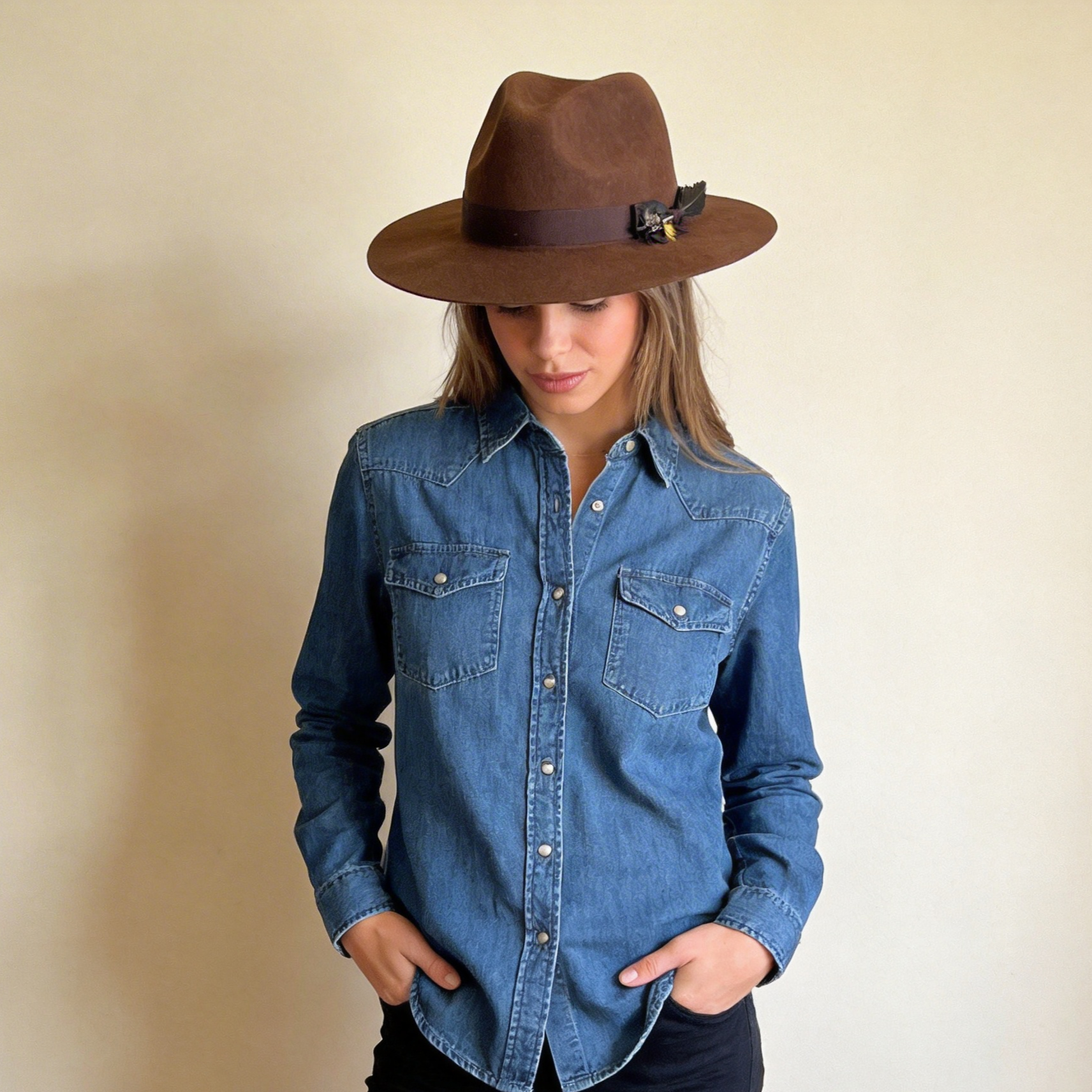 Chestnut Flat-Brim – Custom Band & Feather