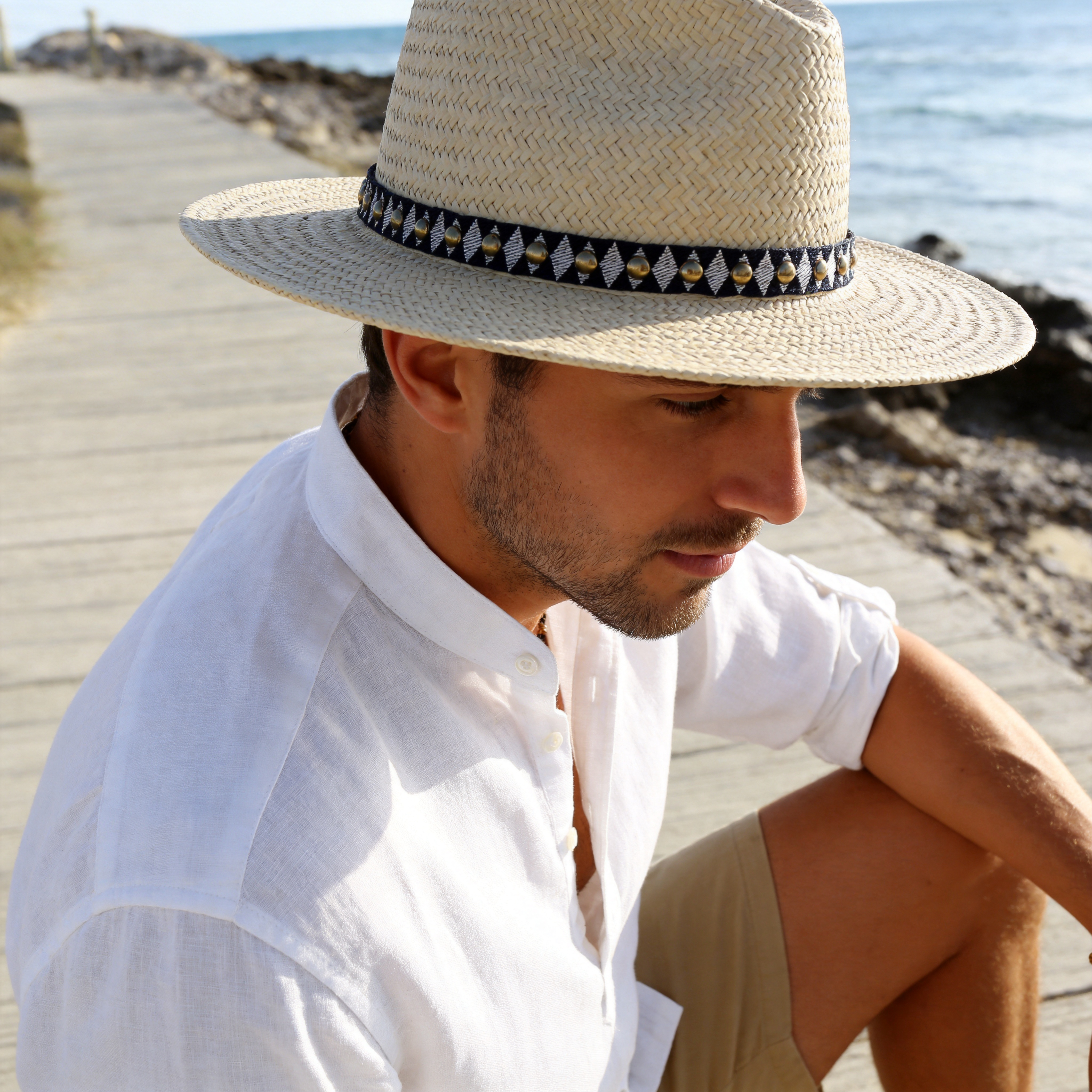 Beige Straw Hat – Woven Trim & Simple Clasp