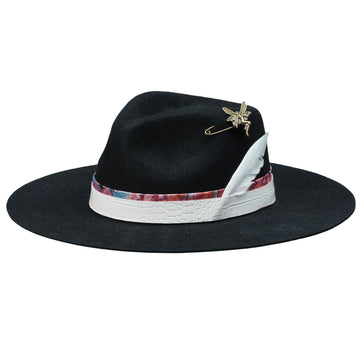 Elegant Black Hat: Mixed Band, White Feather