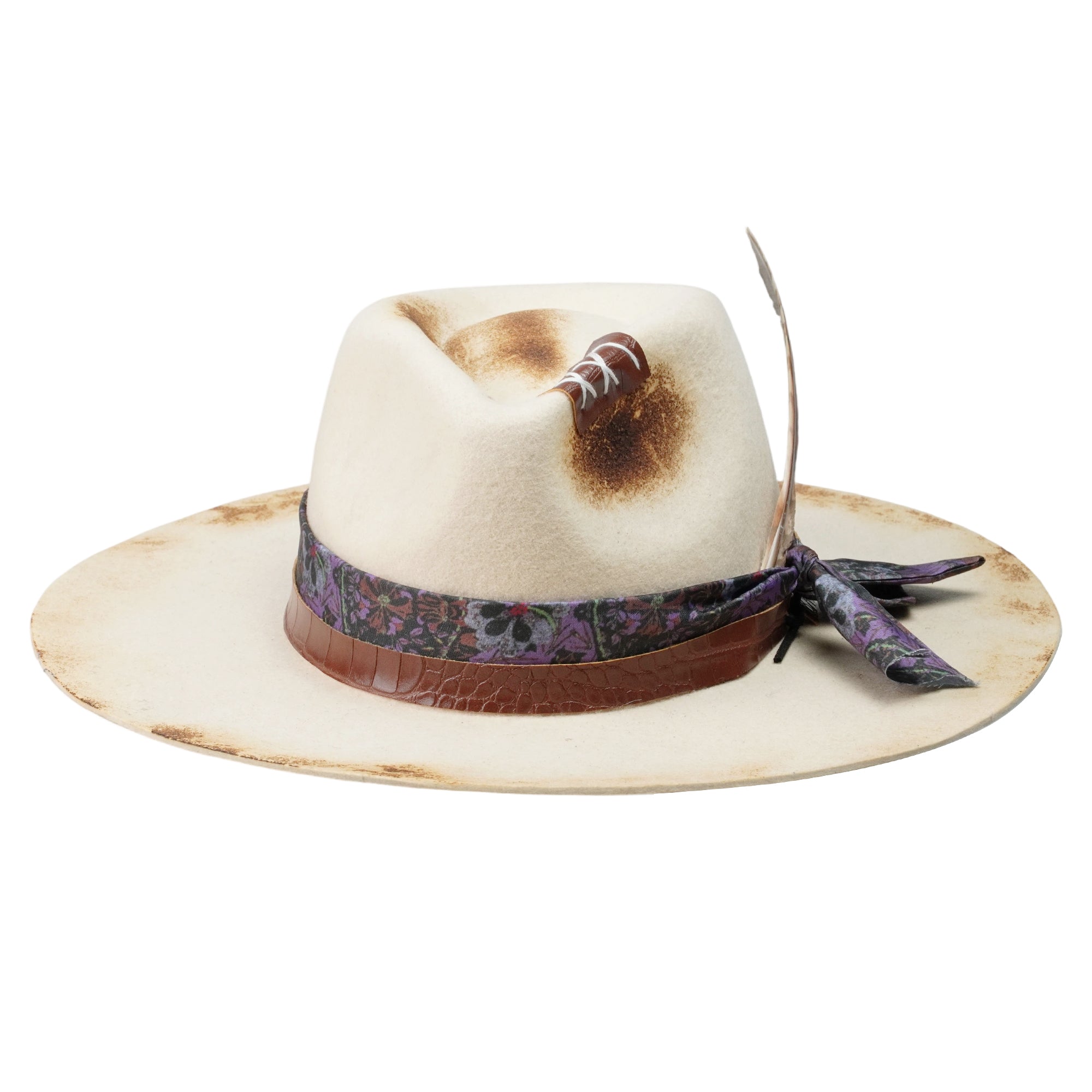 Modern Felt Hat – Neutral Base, Mixed-Material Trim