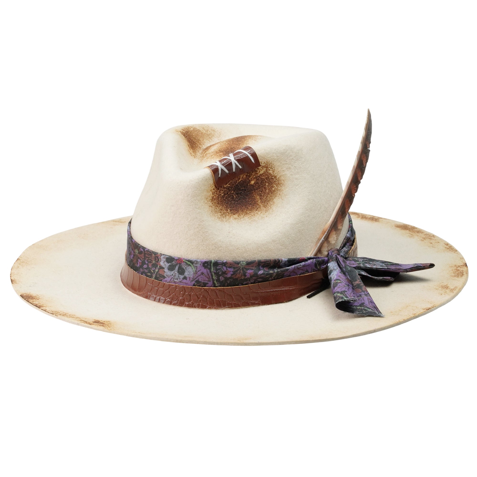 Modern Felt Hat – Neutral Base, Mixed-Material Trim