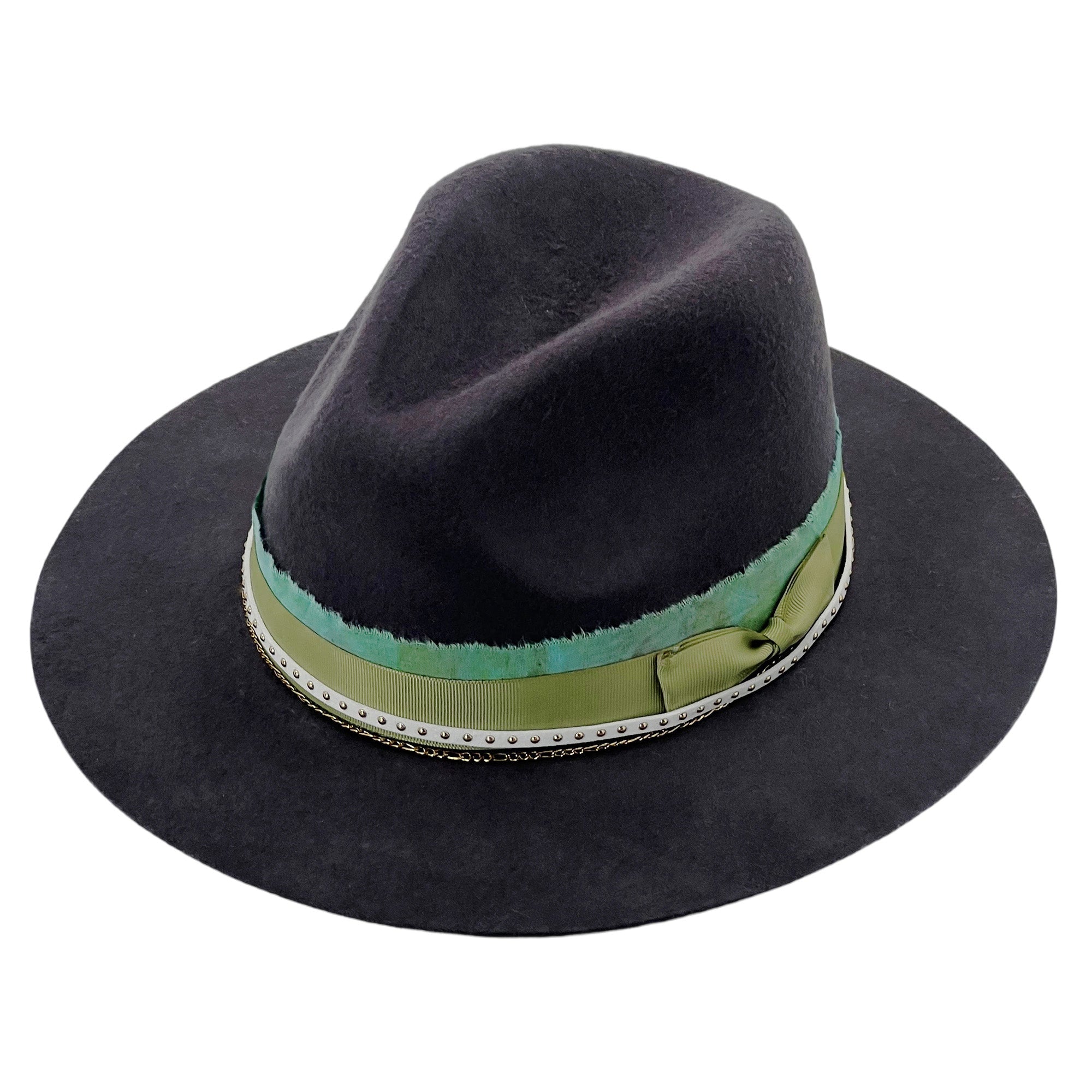 Gray Felt Hat – Layered Green & White Accents