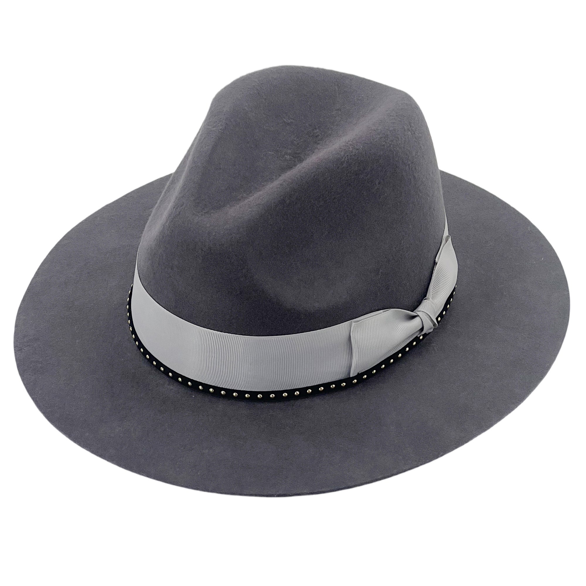 Gray Felt Hat – Minimalist Two-Tone Band
