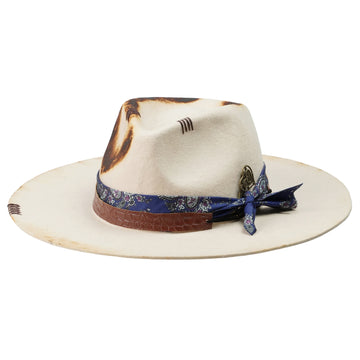 Hand-Burned Bold Felt Hat – Minimal Silhouette, Retro-Inspired Hardware
