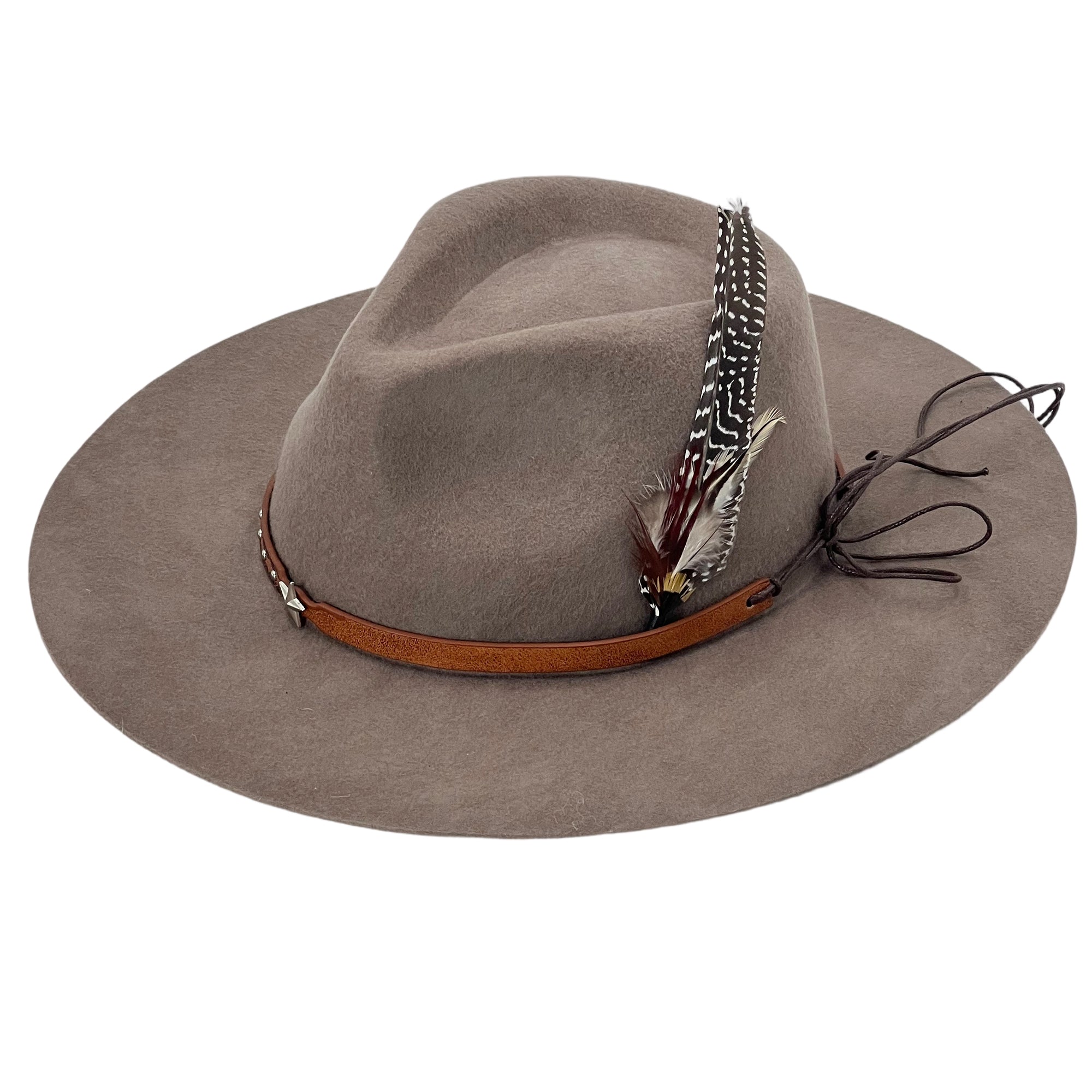Earthy Gray Flat-Brim – Metal Clasp & Feather