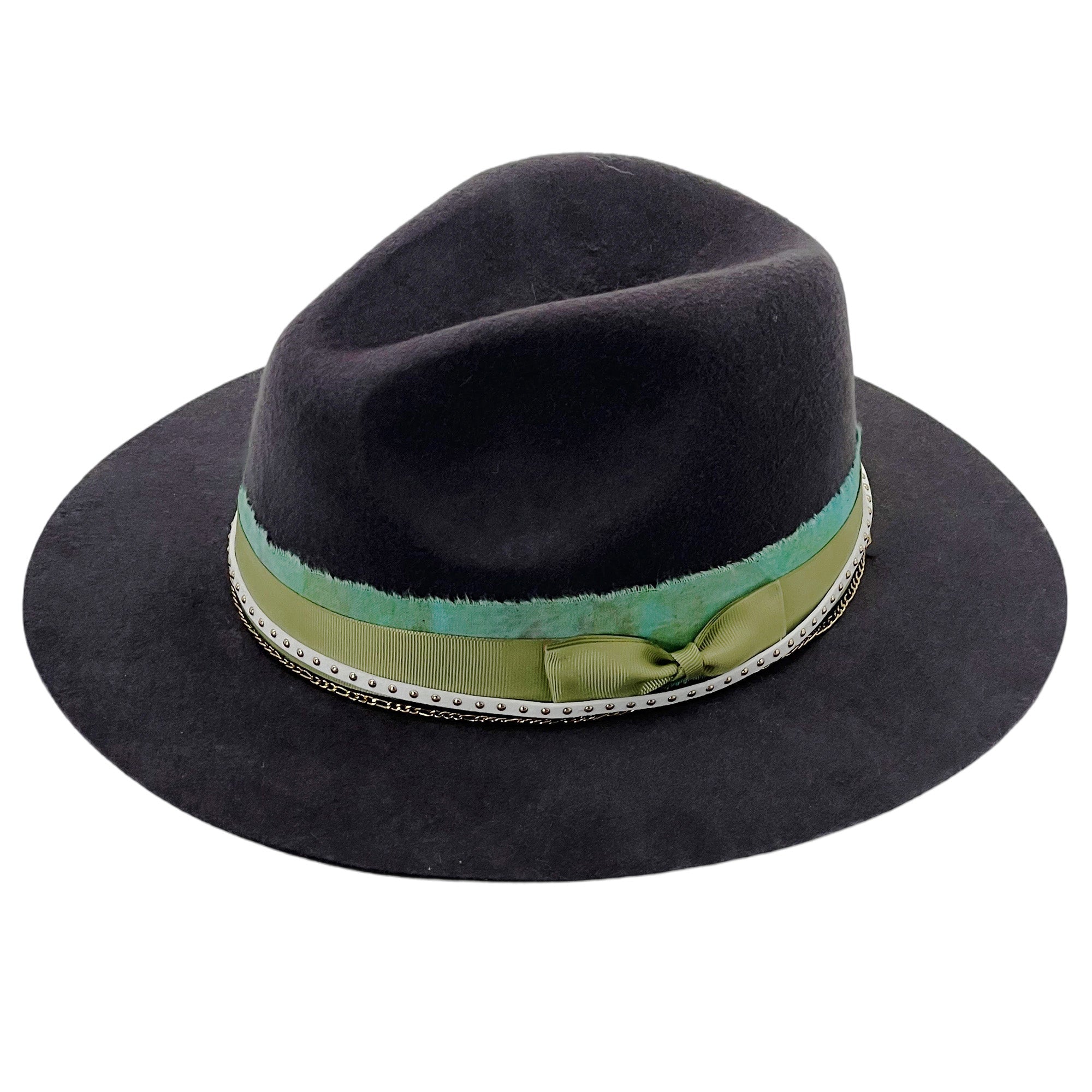 Gray Felt Hat – Layered Green & White Accents