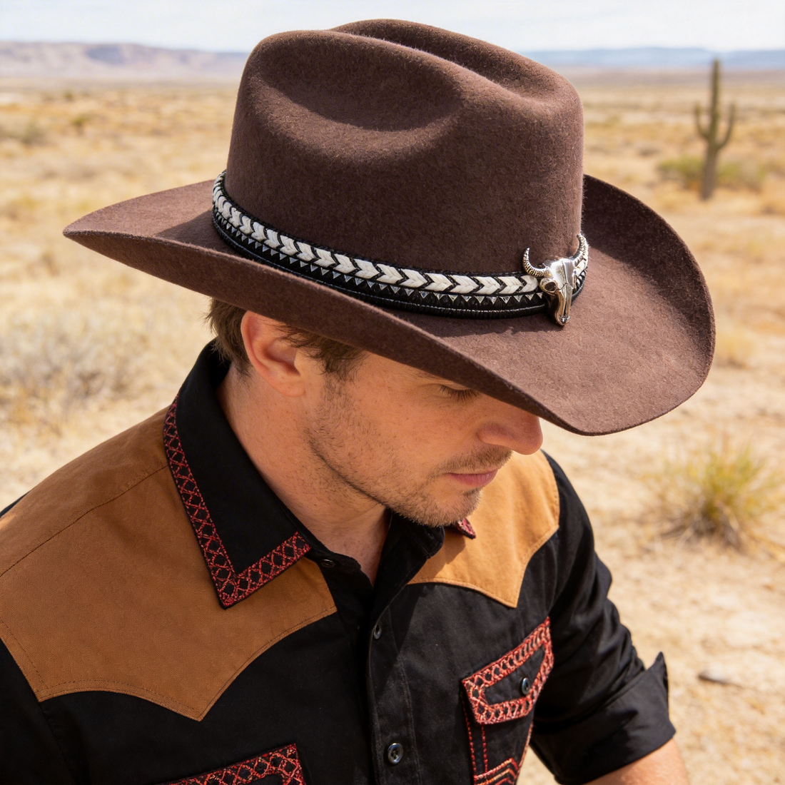 Desert Form – Structured Accent