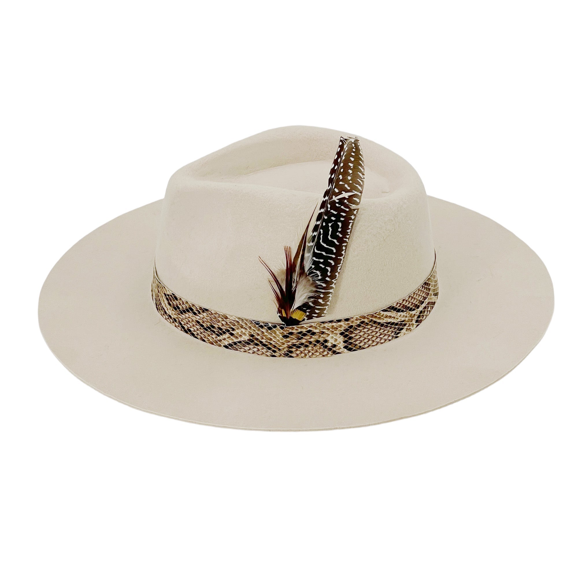 Ivory Wide-Brim Felt Hat – Feather Accent