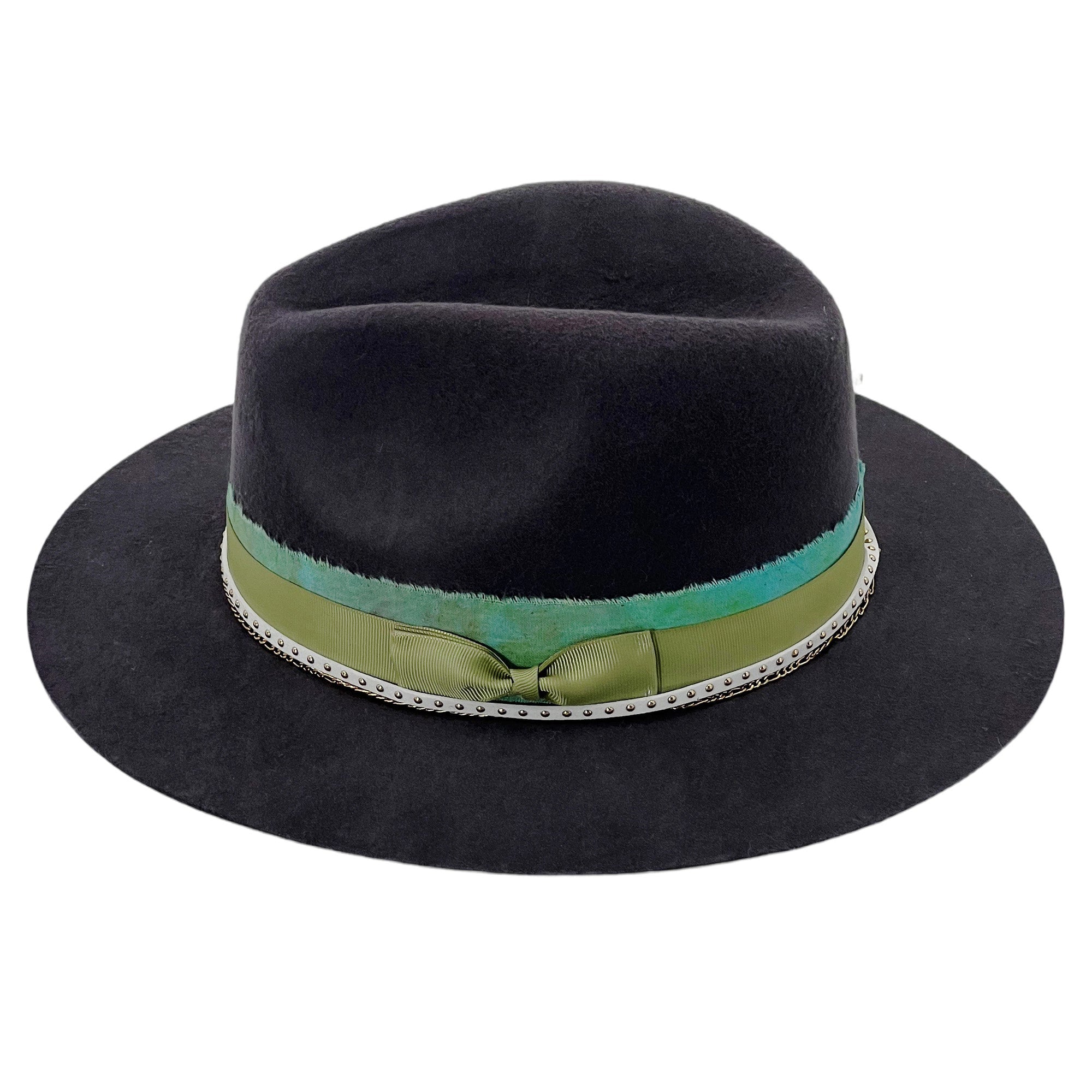 Gray Felt Hat – Layered Green & White Accents