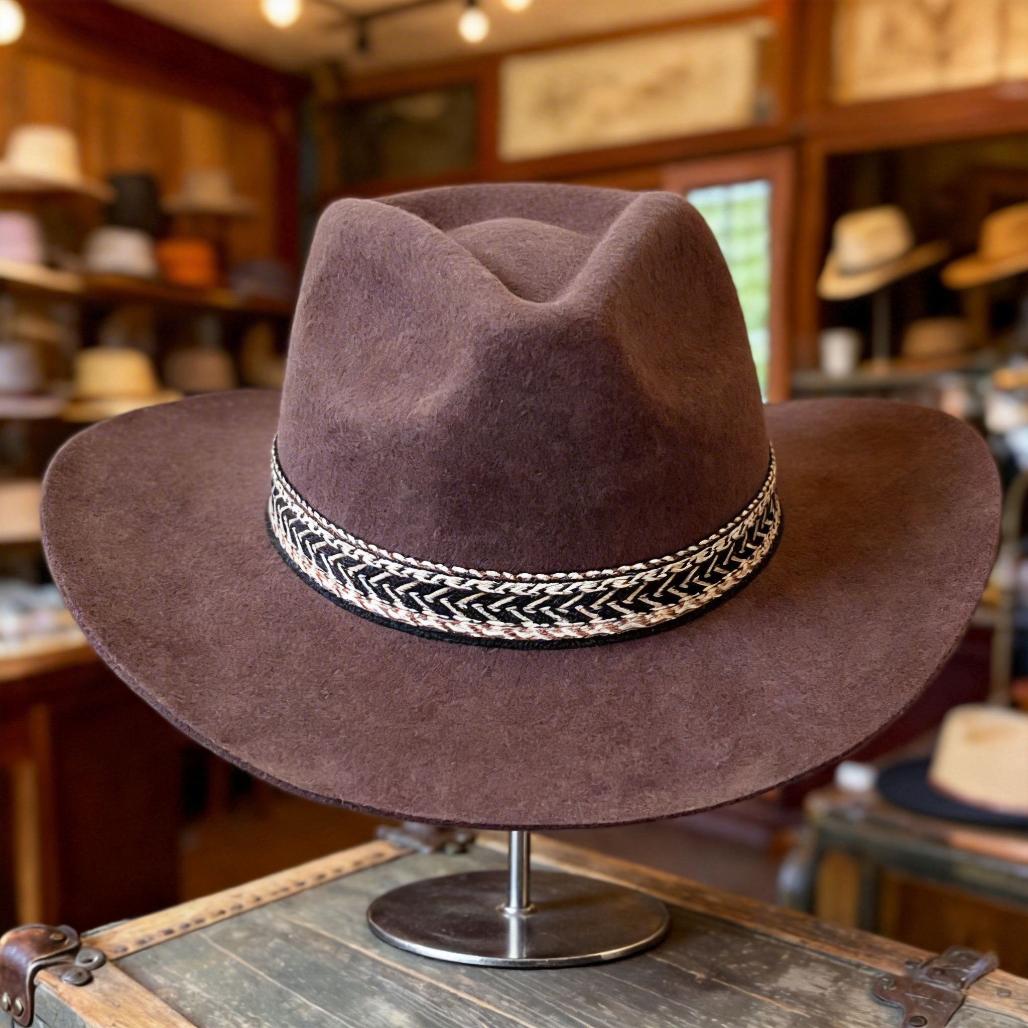 Brown Cowboy – Woven Band Detail