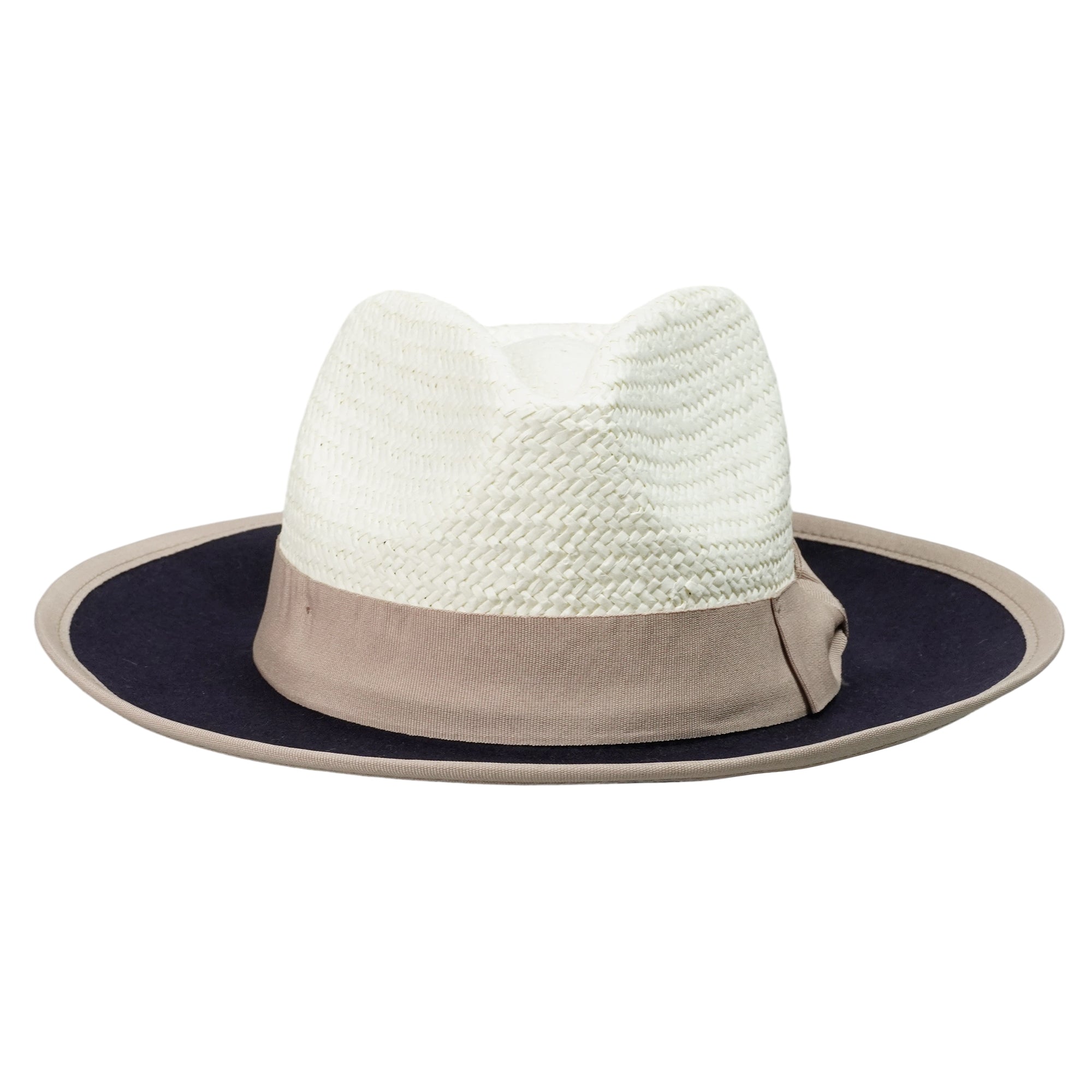 Classic Straw Hat – Nautical Palette, Graceful Accent
