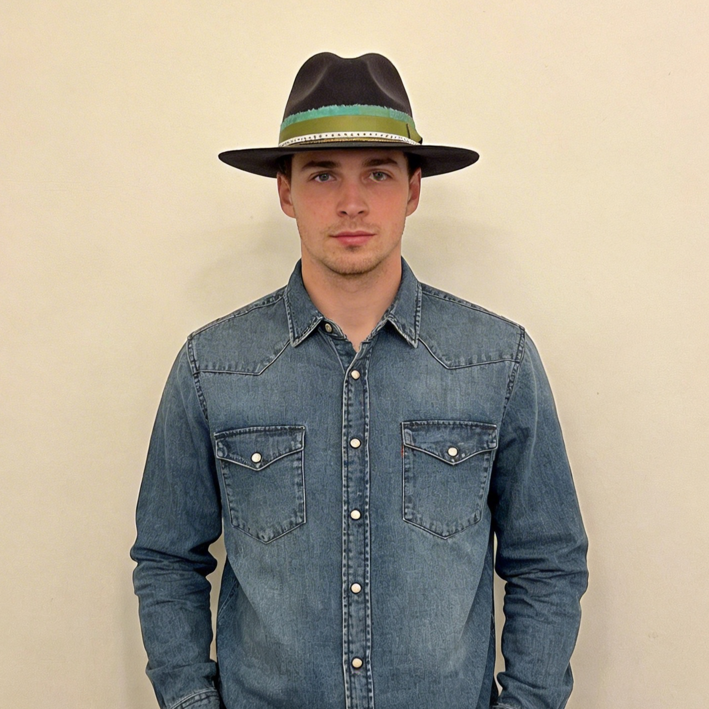Gray Felt Hat – Layered Green & White Accents