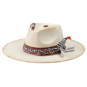 Hand-Burned Modern Felt Hat – Neutral Base, Mixed-Material Trim