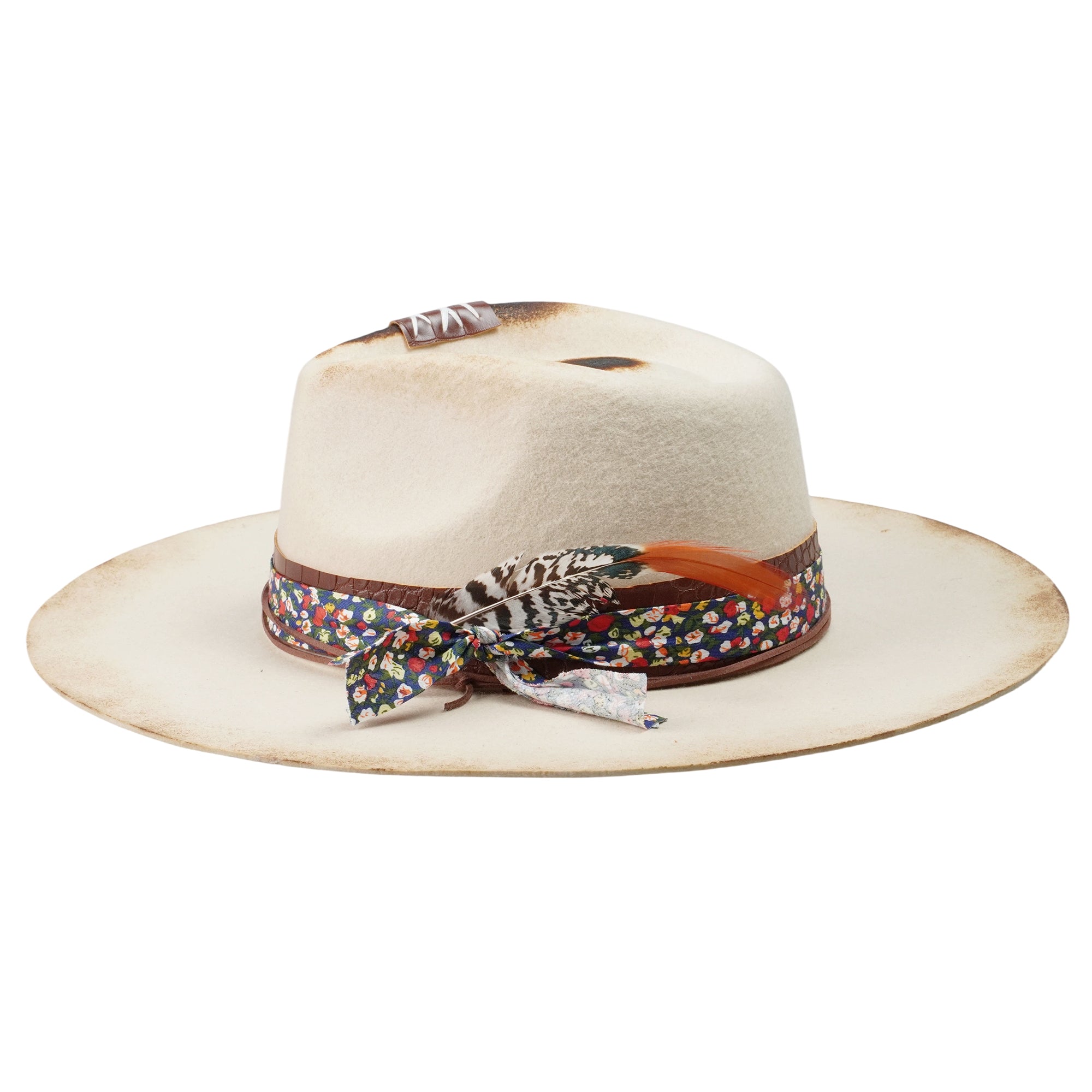 Hand-Burned Modern Felt Hat – Neutral Base, Mixed-Material Trim