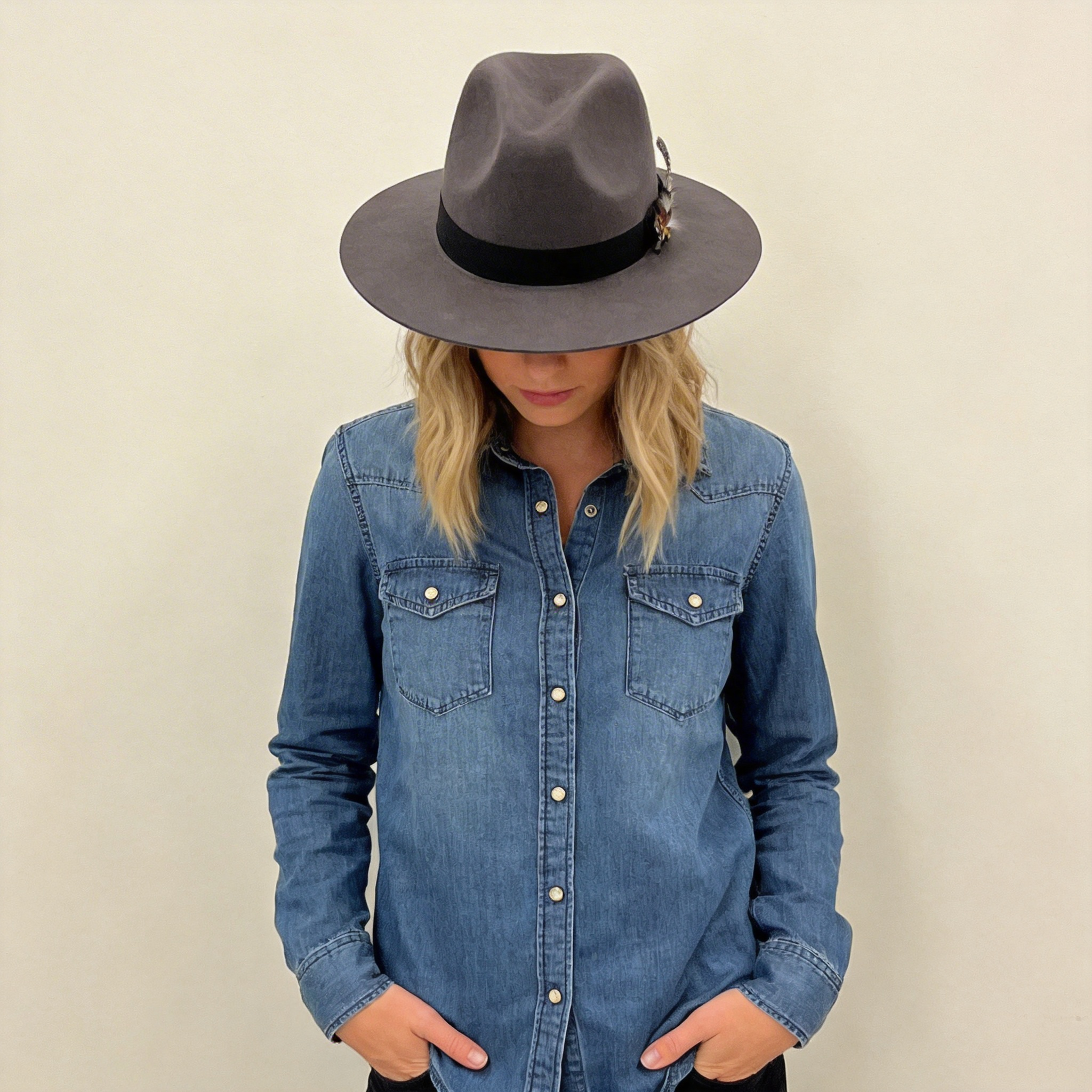 Charcoal Fedora – Custom Feather Accent