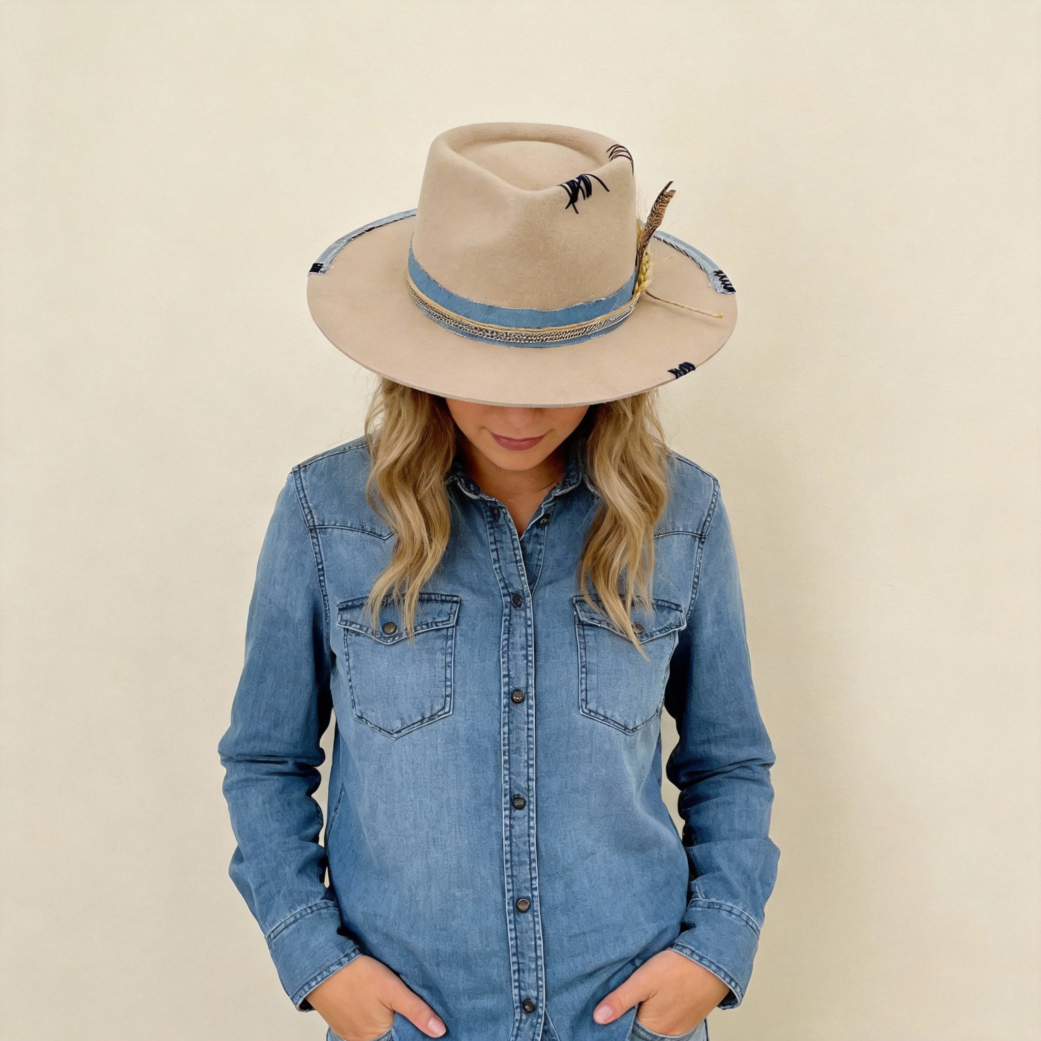 Hand-Decorated Felt Hat – Neutral Elegance