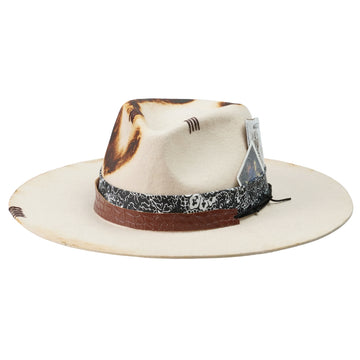 Refined Felt Hat – Minimal Shape, Eclectic Details