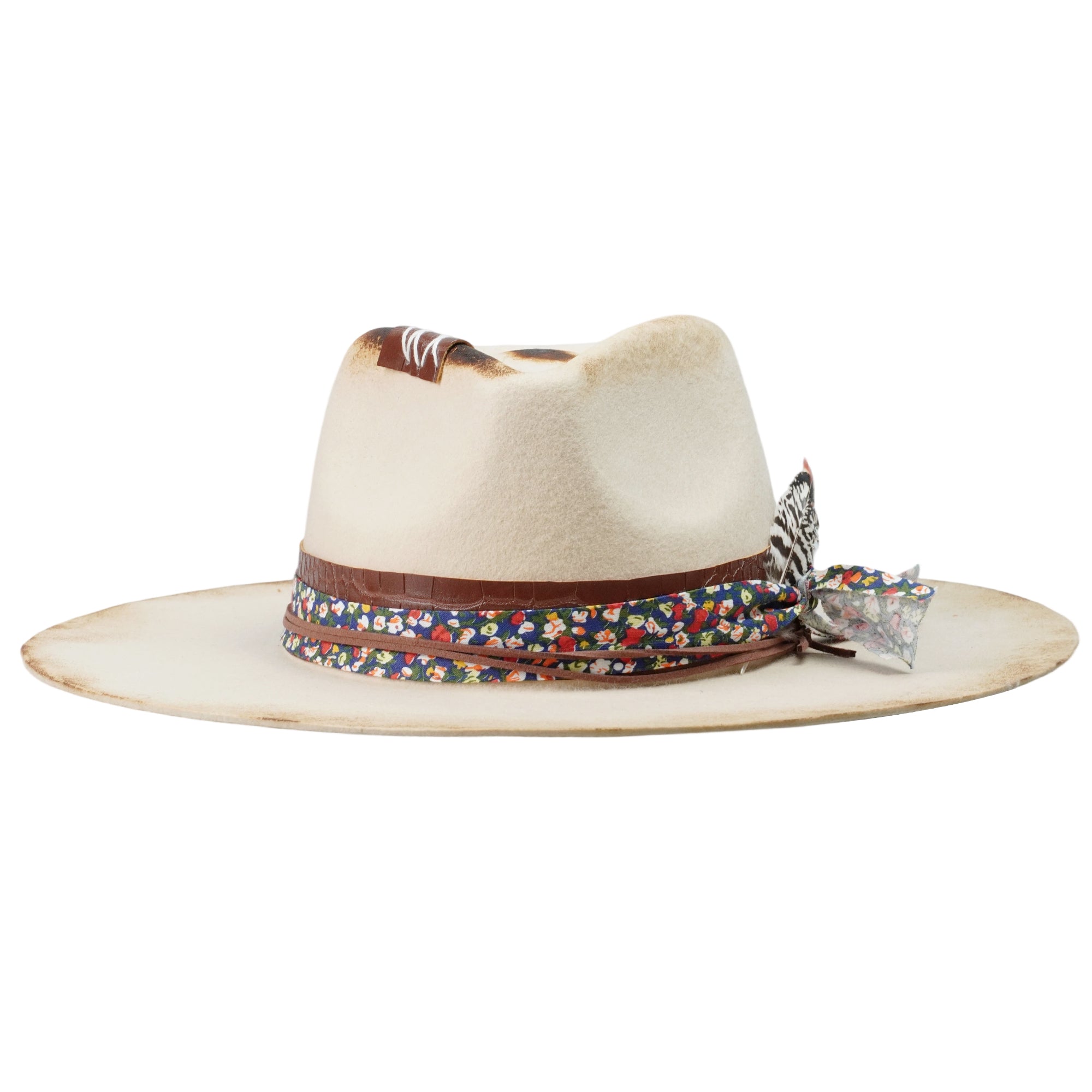 Hand-Burned Modern Felt Hat – Neutral Base, Mixed-Material Trim