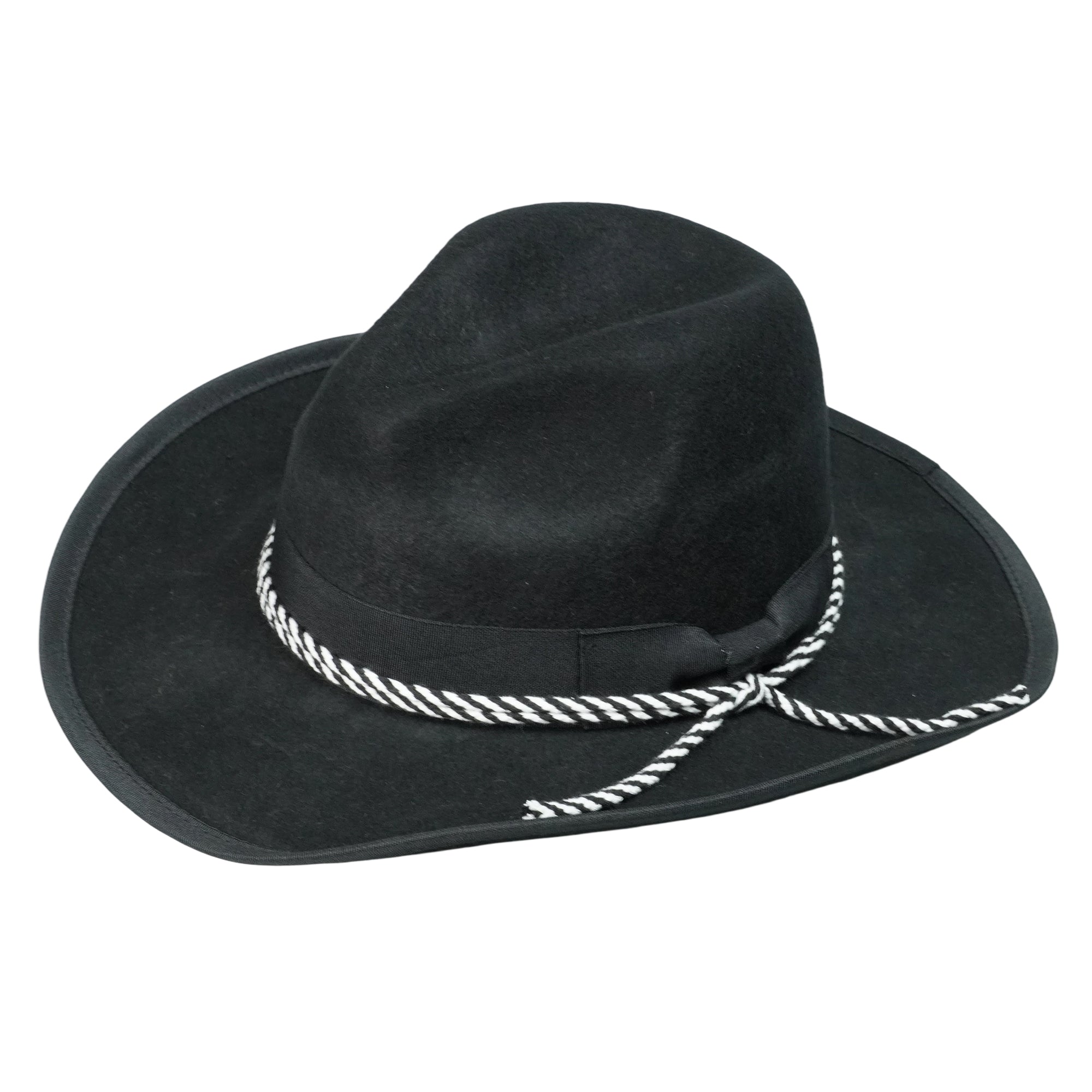 Chic Felt Hat – Classic Shape, Coordinated Accessories