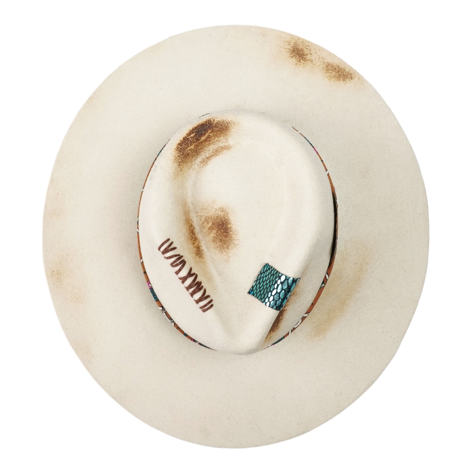 Contemporary Felt Hat – Sculpted Crown, Textured Trim