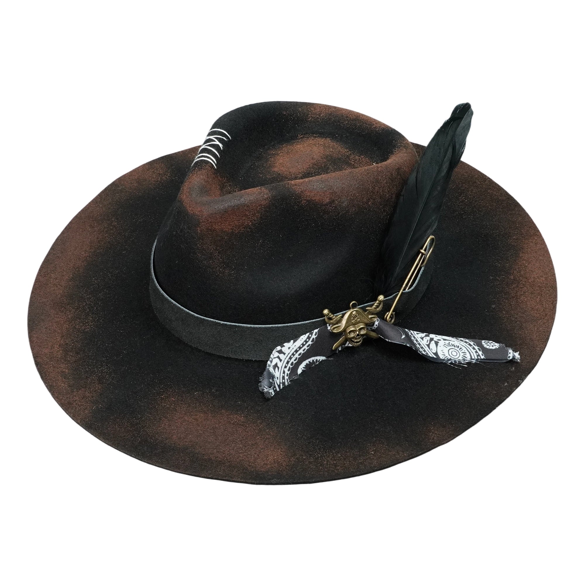Edgy Felt Hat – Sculpted Form, Refined Hardware