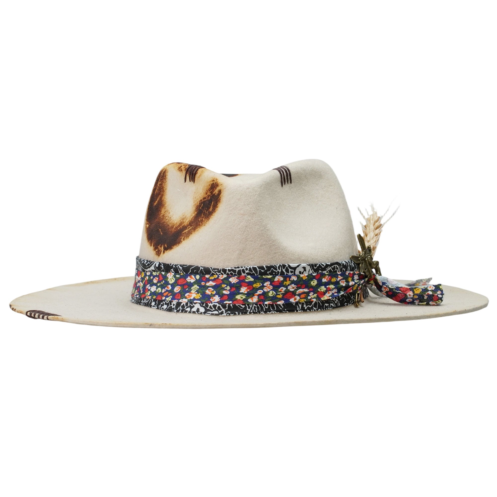 Elegant Off-White Hat – Floral Trim, Rustic Accents