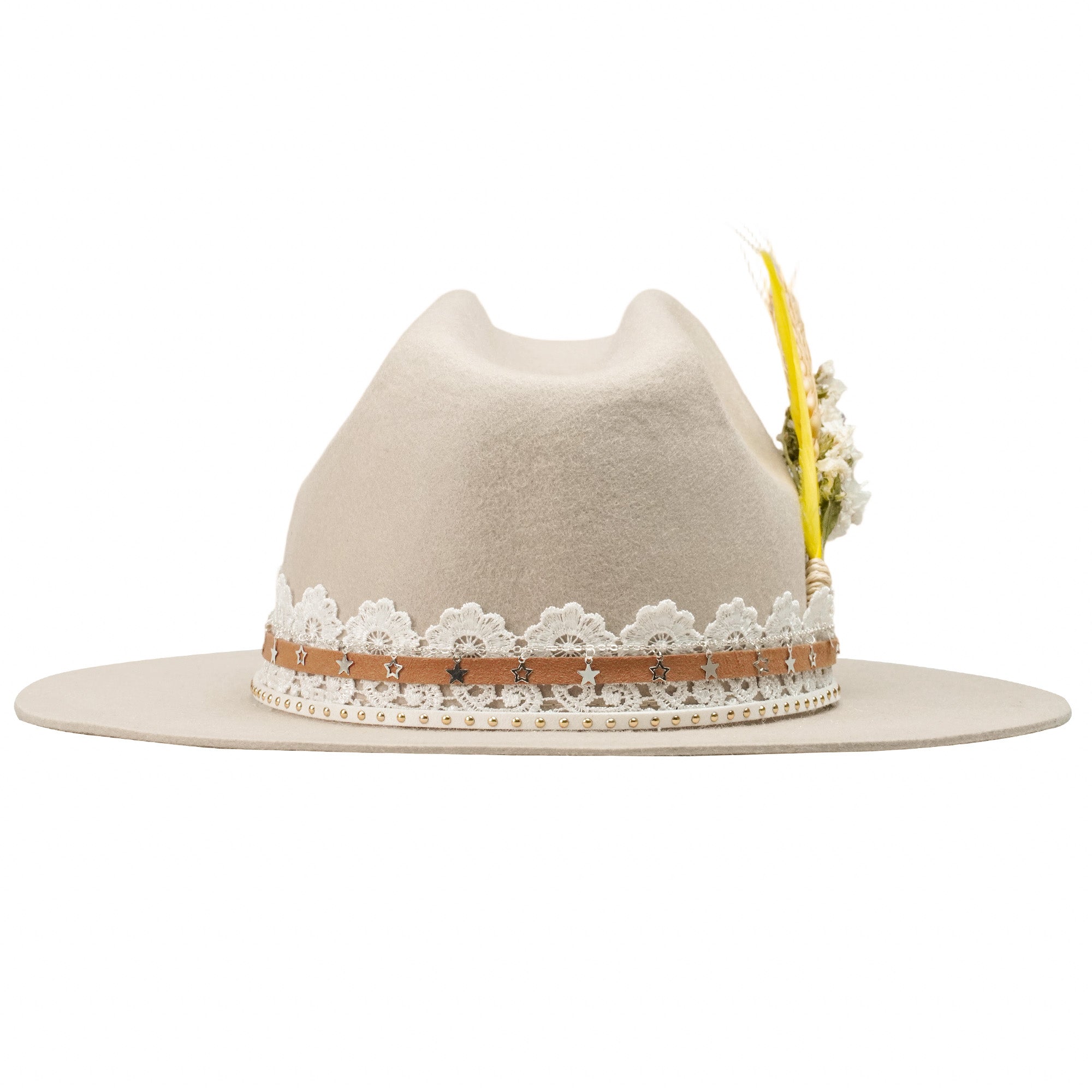Cream Felt Hat - Star Chain & Dried Flower Bouquet