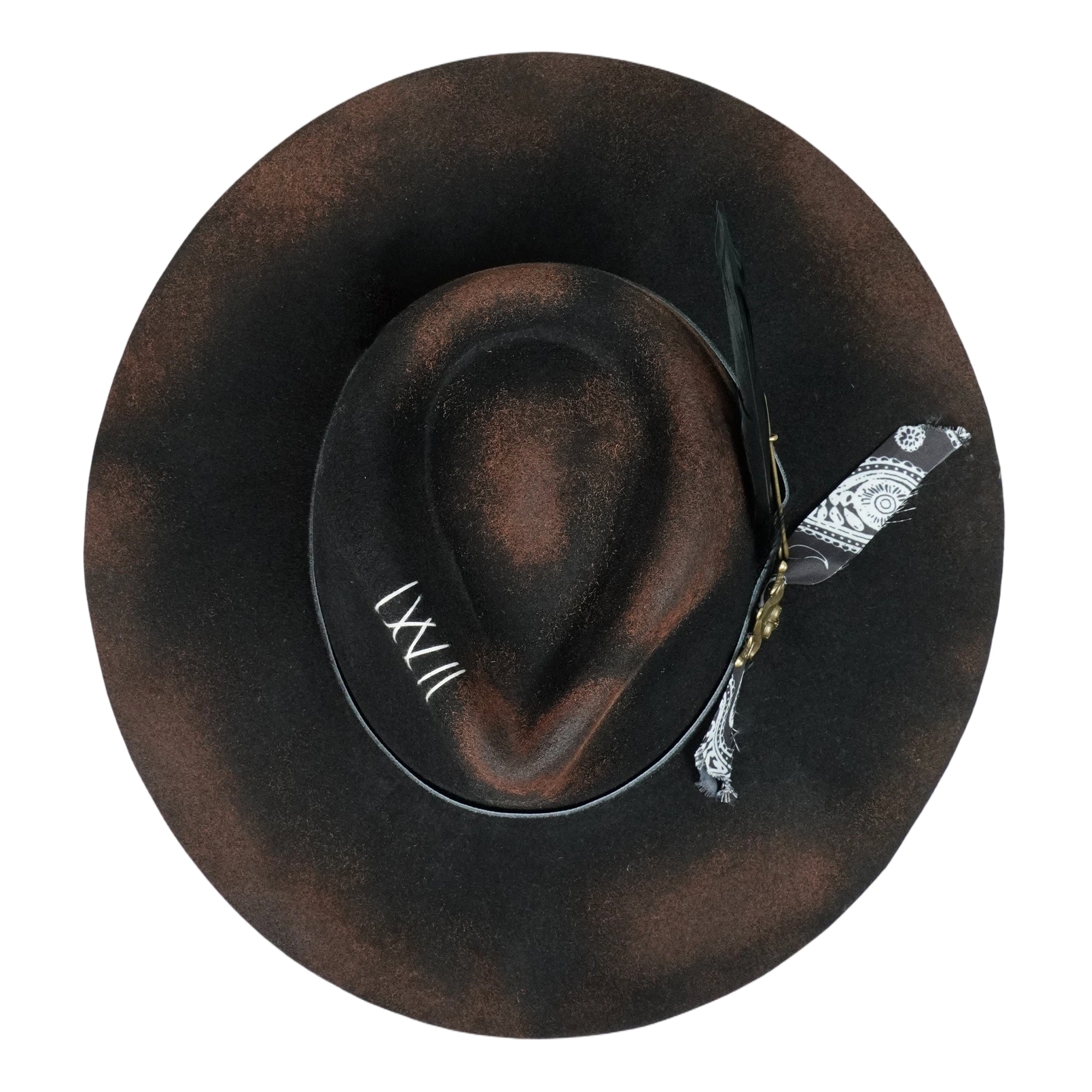 Edgy Felt Hat – Sculpted Form, Refined Hardware