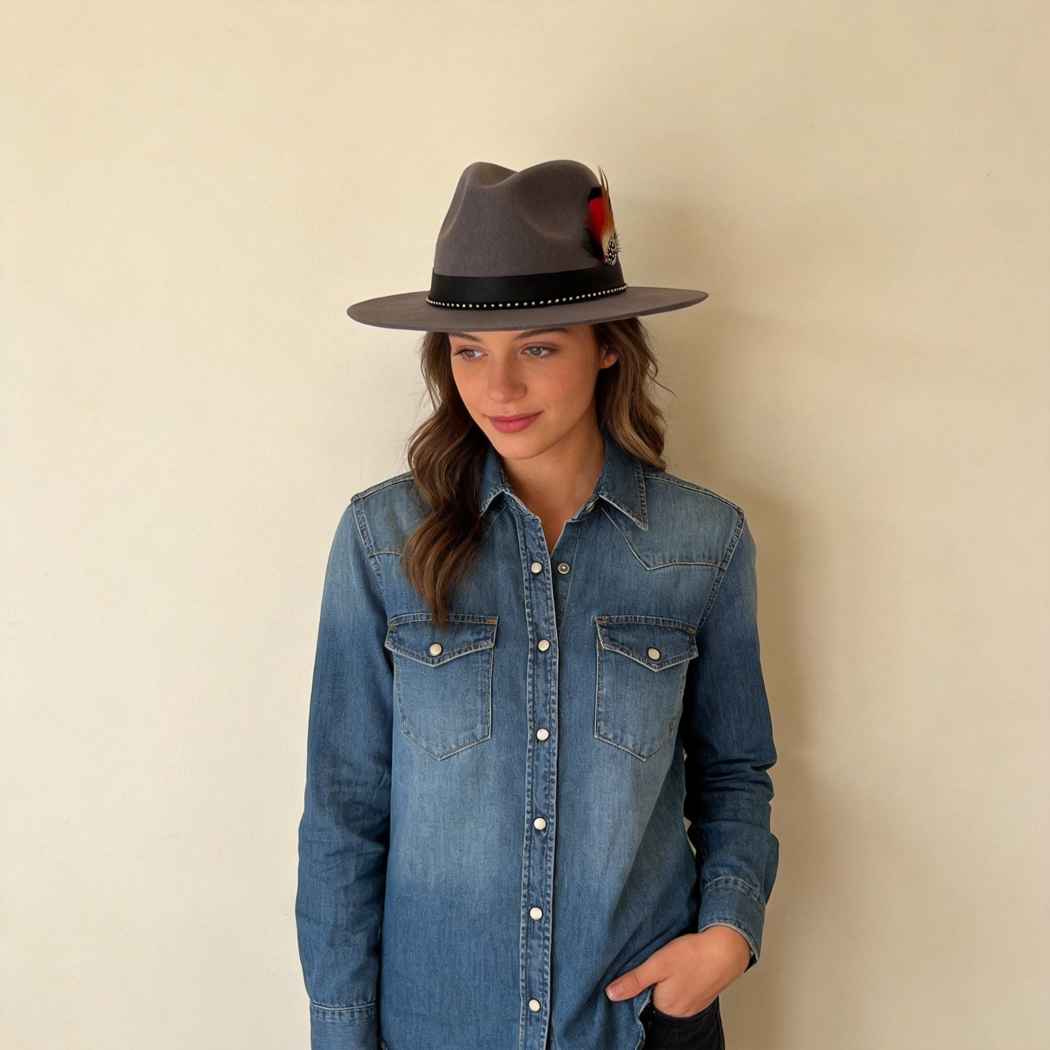 Deep Gray Wide-Brim – Bright Feather Accent