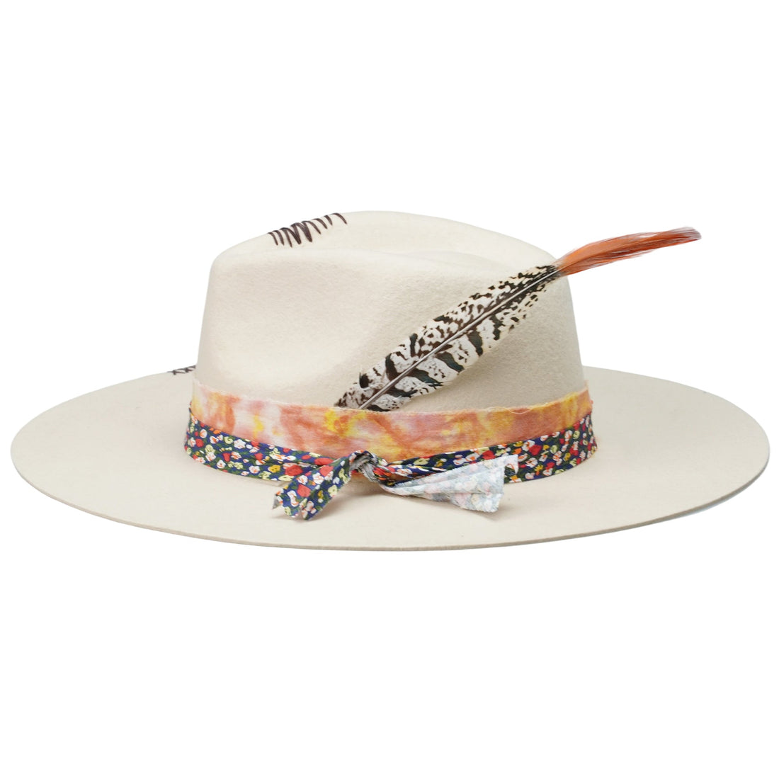 Refined Flat-Brim Hat – Neutral Tone, Floral Print, Subtle Feather Detail