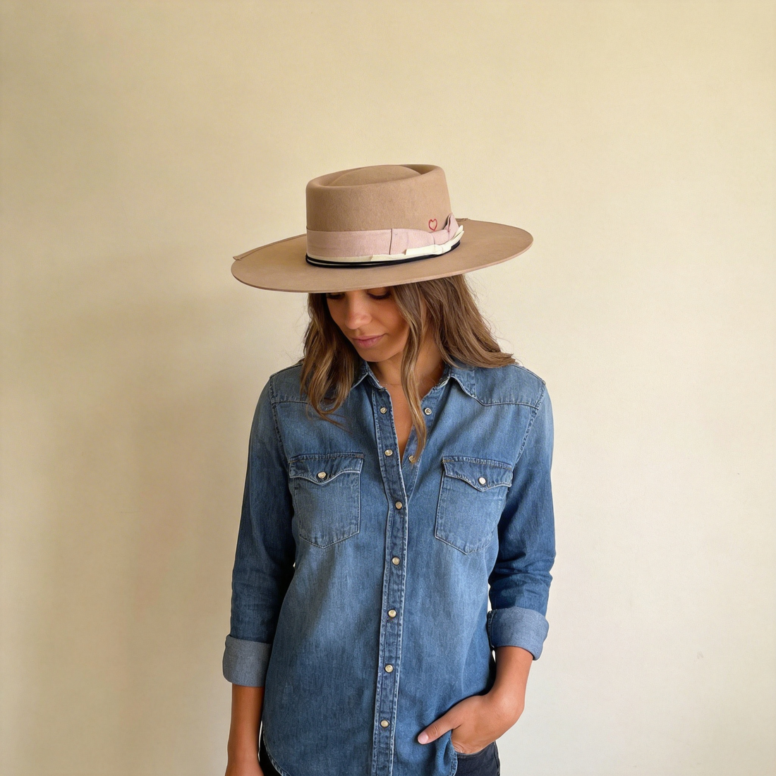 Beige Flat-Brim Hat – Pink Bow & White Band