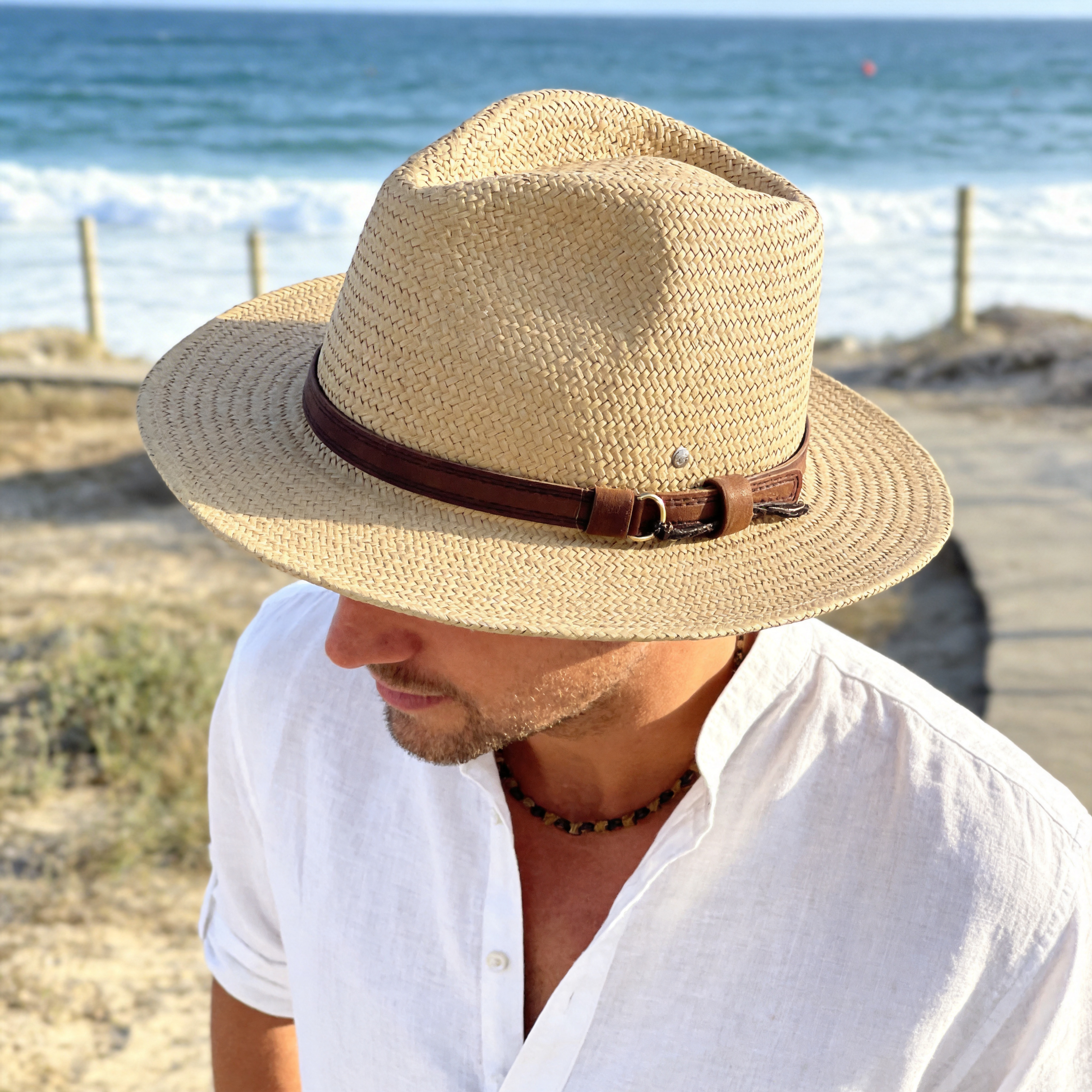 Everyday Straw Hat – Soft Color, Sleek Accent