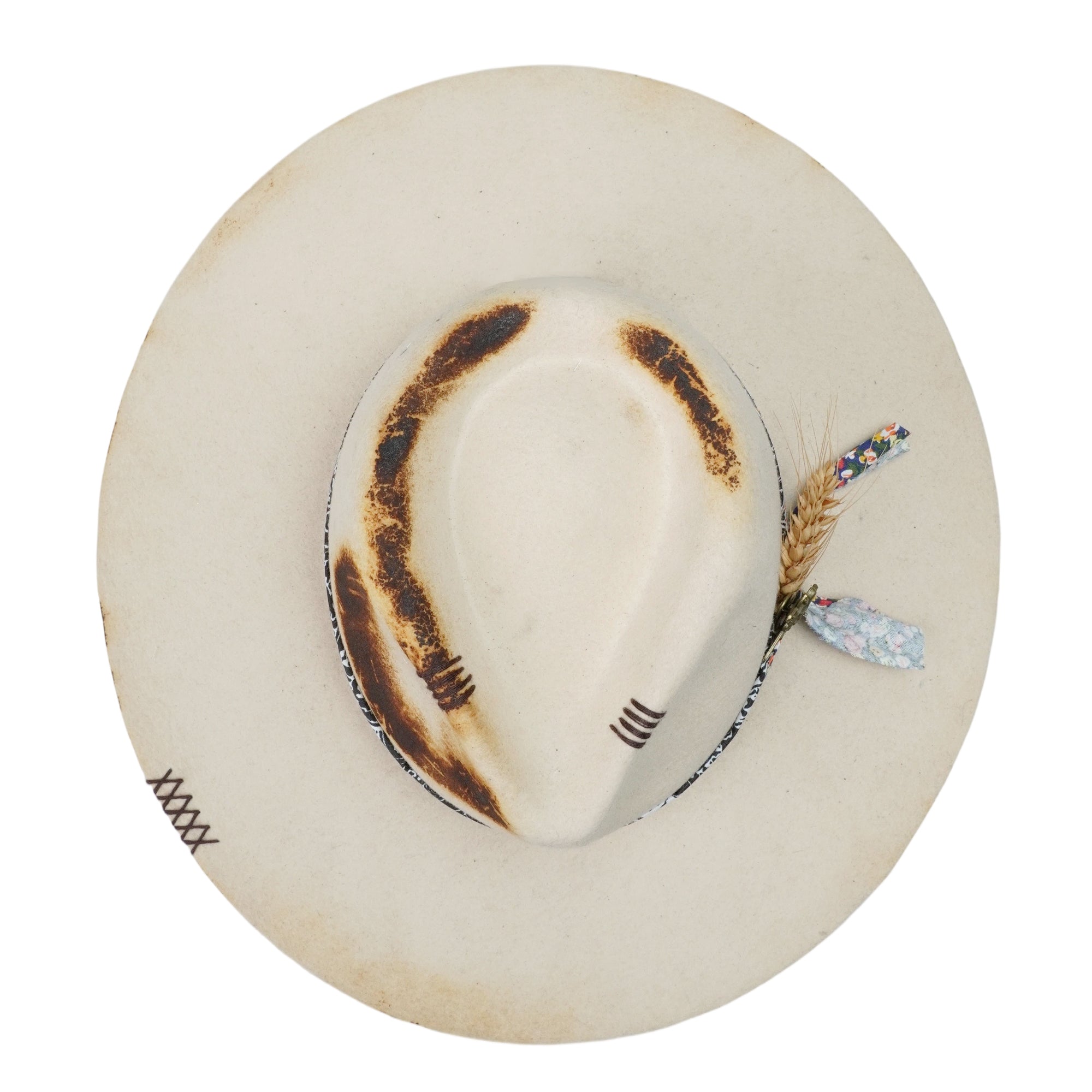 Elegant Off-White Hat – Floral Trim, Rustic Accents