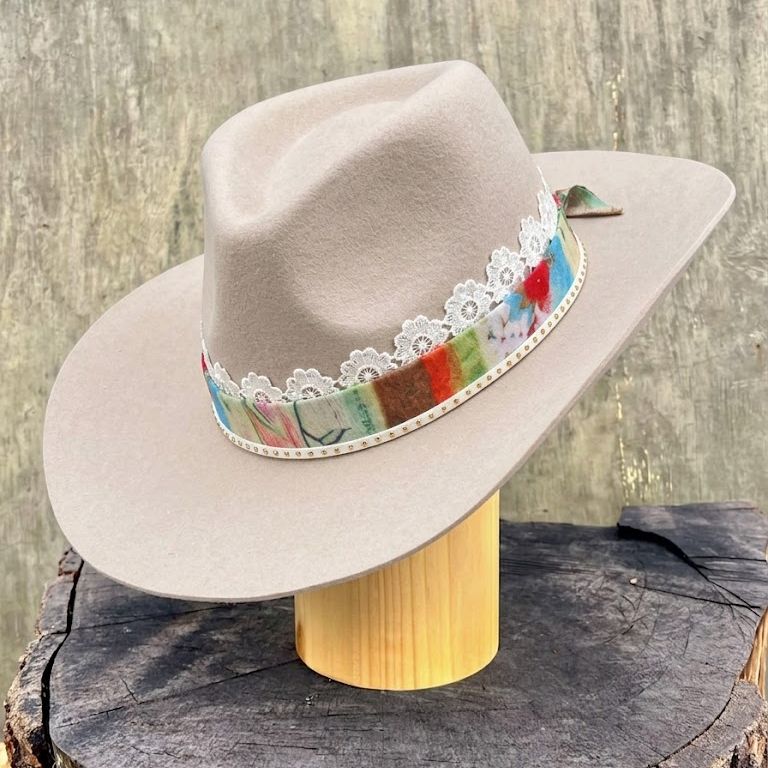 Off-White Rolled Brim Felt Hat with Lace & Art Band