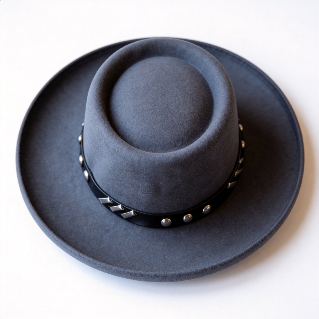 Premium Gambler Hat – Metal Clasp Detail