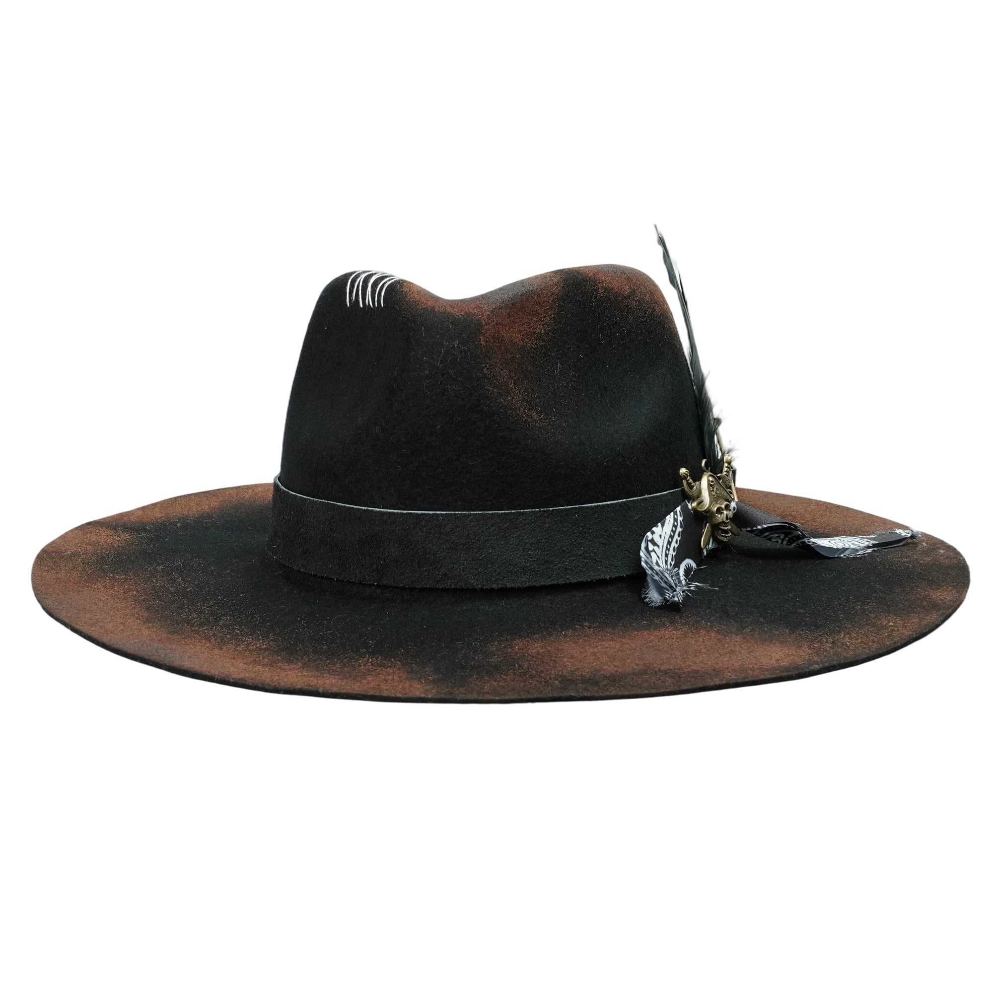 Edgy Felt Hat – Sculpted Form, Refined Hardware
